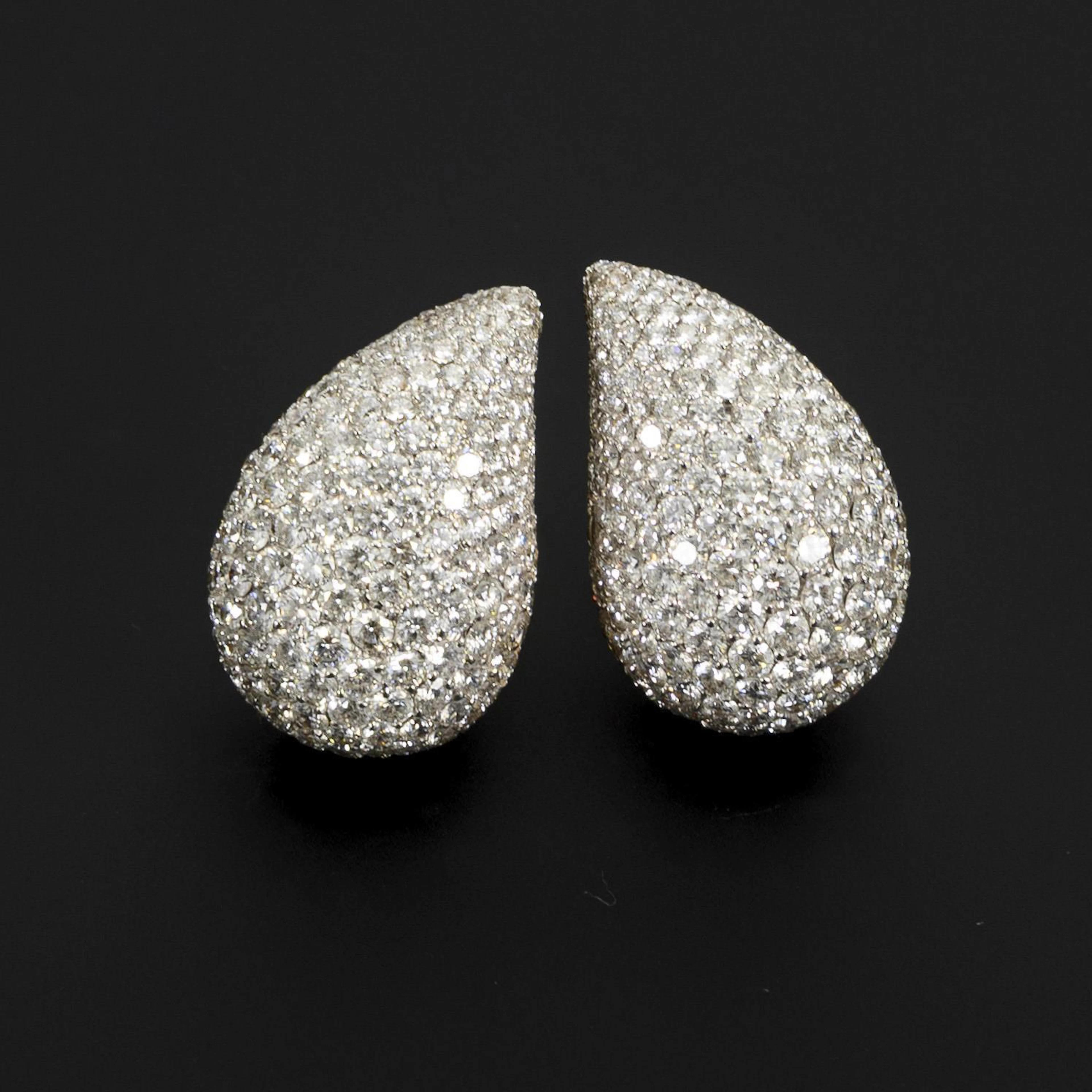 Clip studs from the VHERNIER brand.