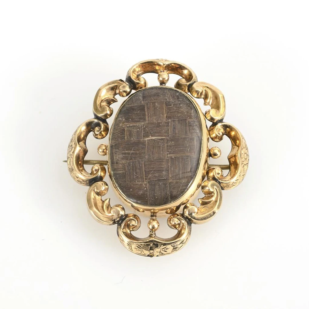 Late Biedermeier reversible brooch.