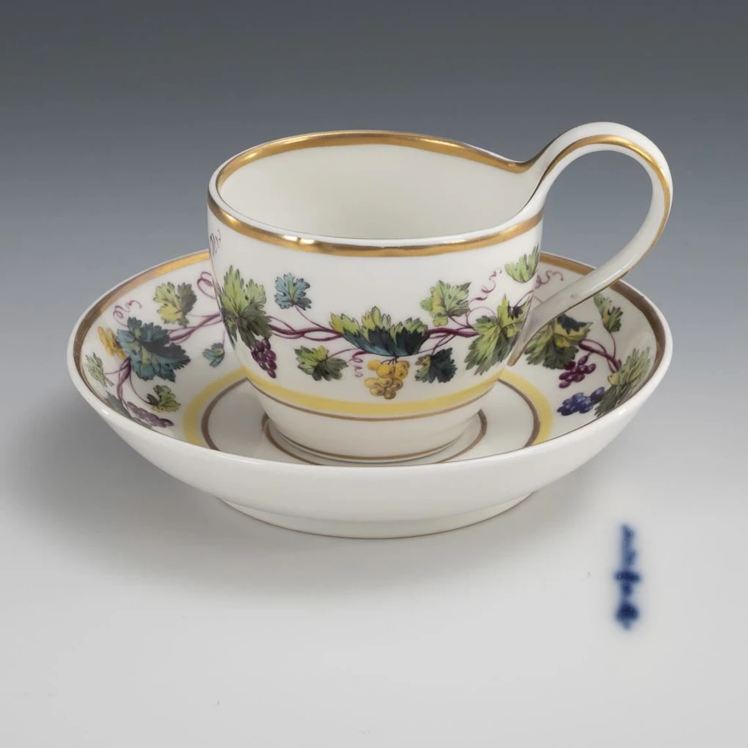 Biedermeier display cup with a vine border. KPM Berlin.
