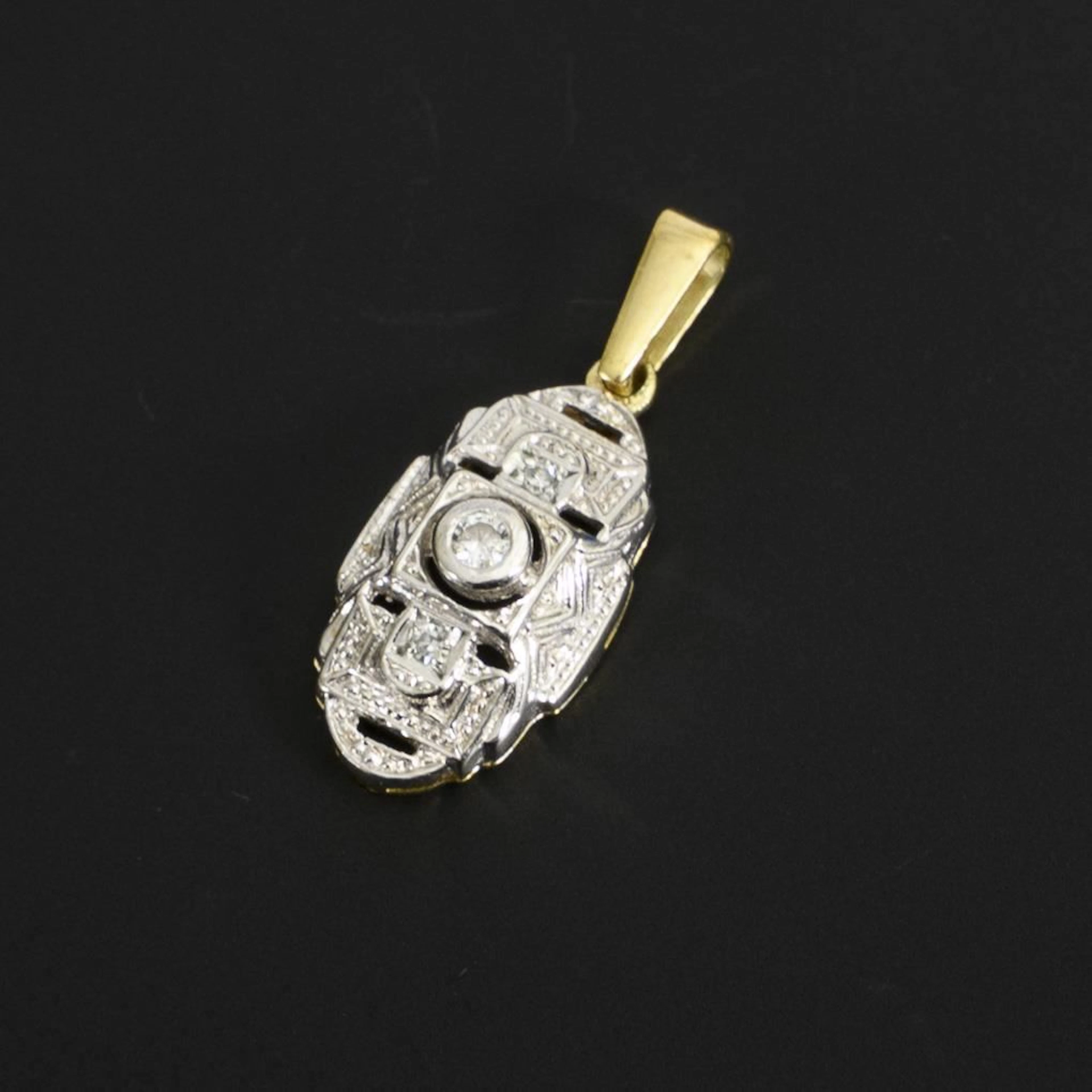 Small Art Deco-style pendant.