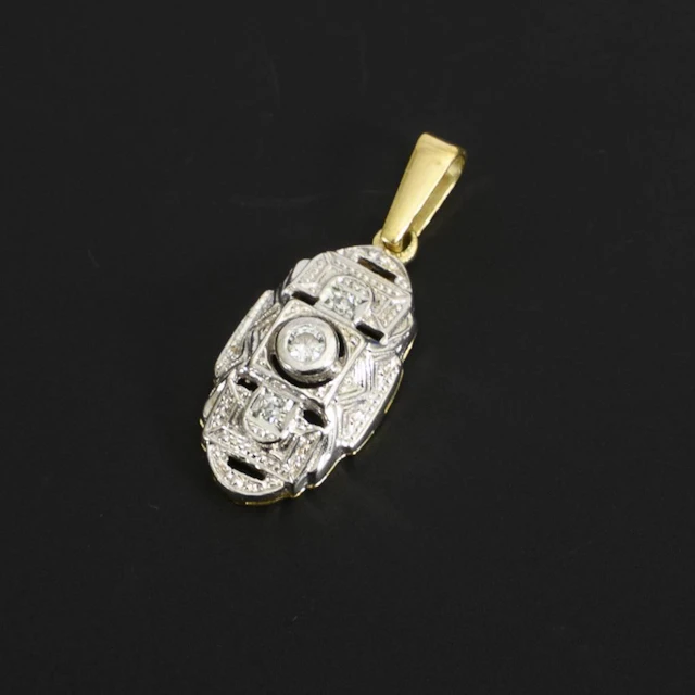 Small Art Deco-style pendant.