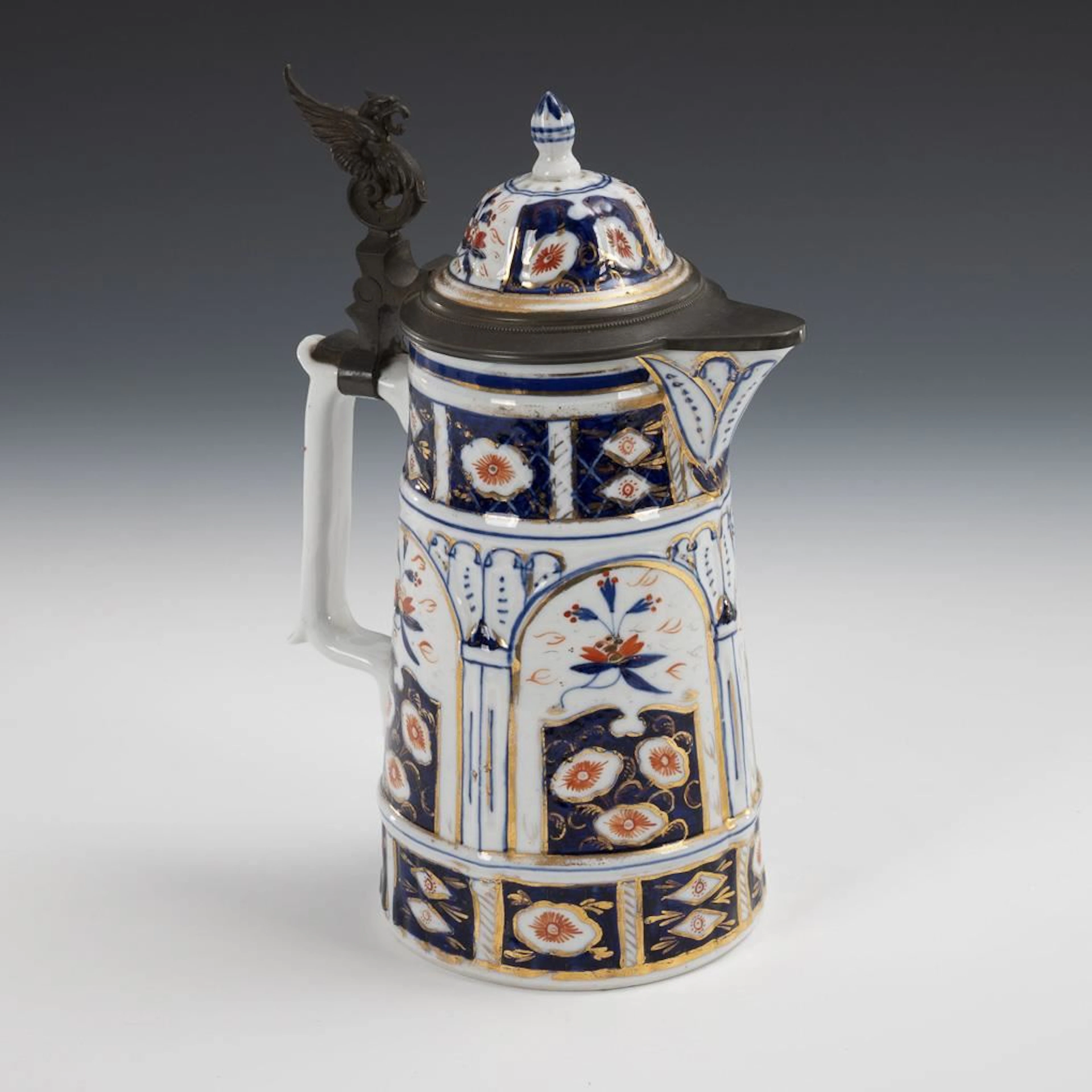 Wine jug with Imari decoration. Rauenstein.