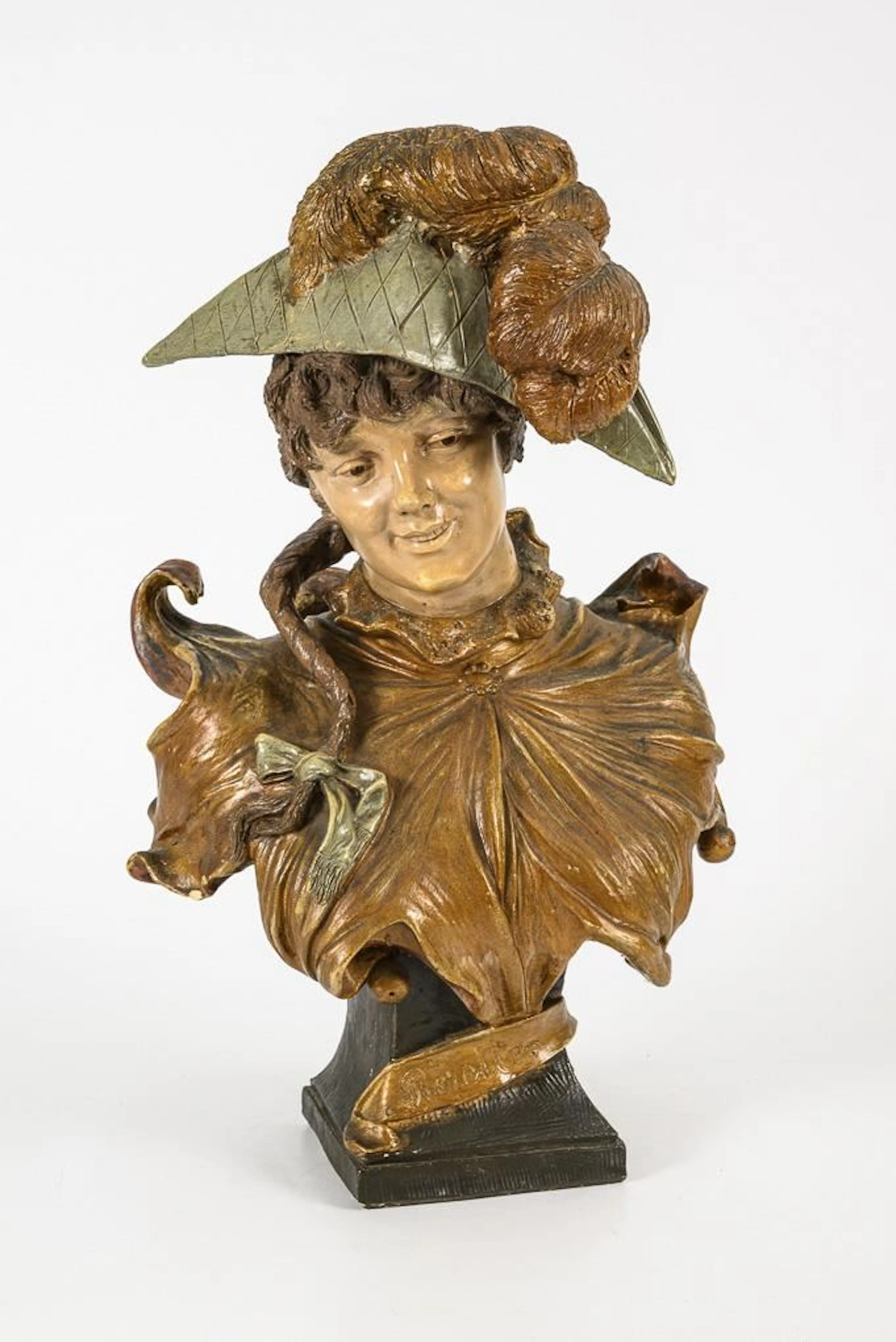 "Pierrette" bust. Vienna-based manufacturer Friedrich Goldscheider.