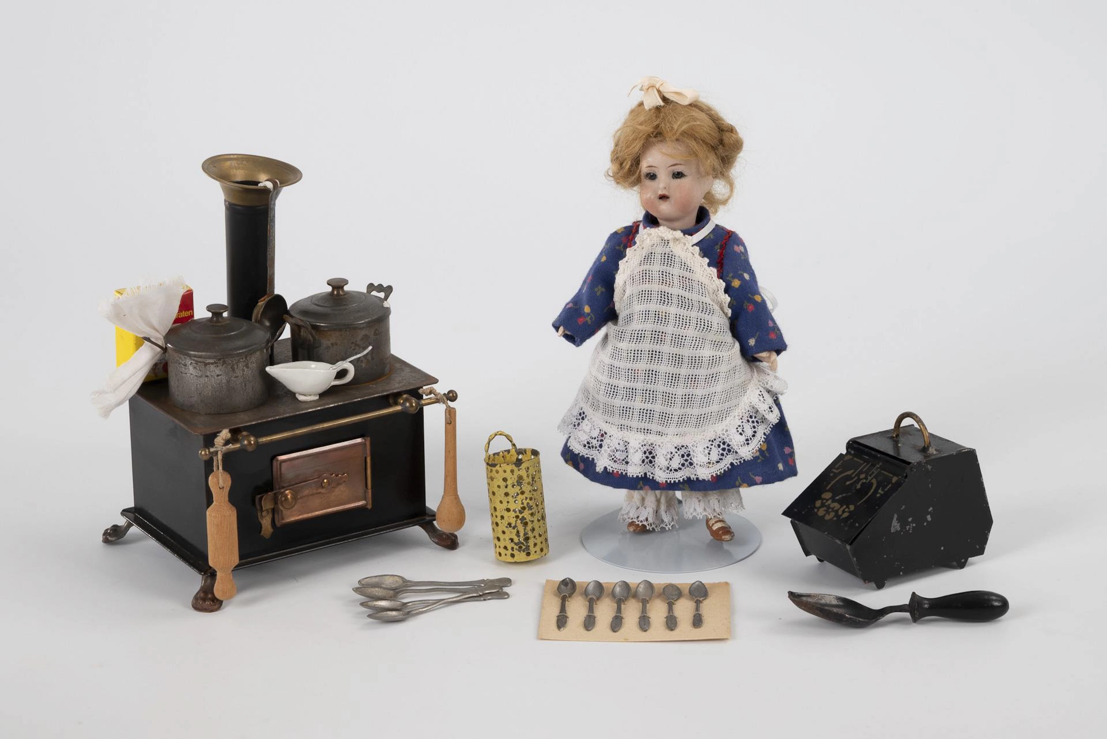 Small Bing doll's stove with accessories, plus defective doll.