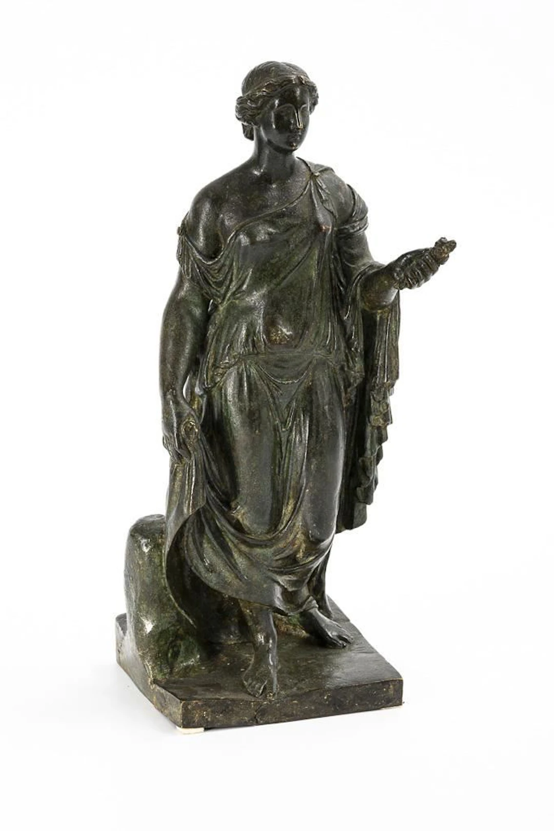 Bronze figure of a woman in an antique style - "Flora Farnese"