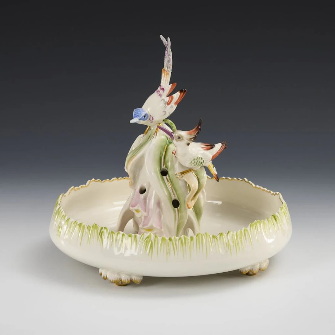 Art Deco bowl with a pair of birds. Schierholz.