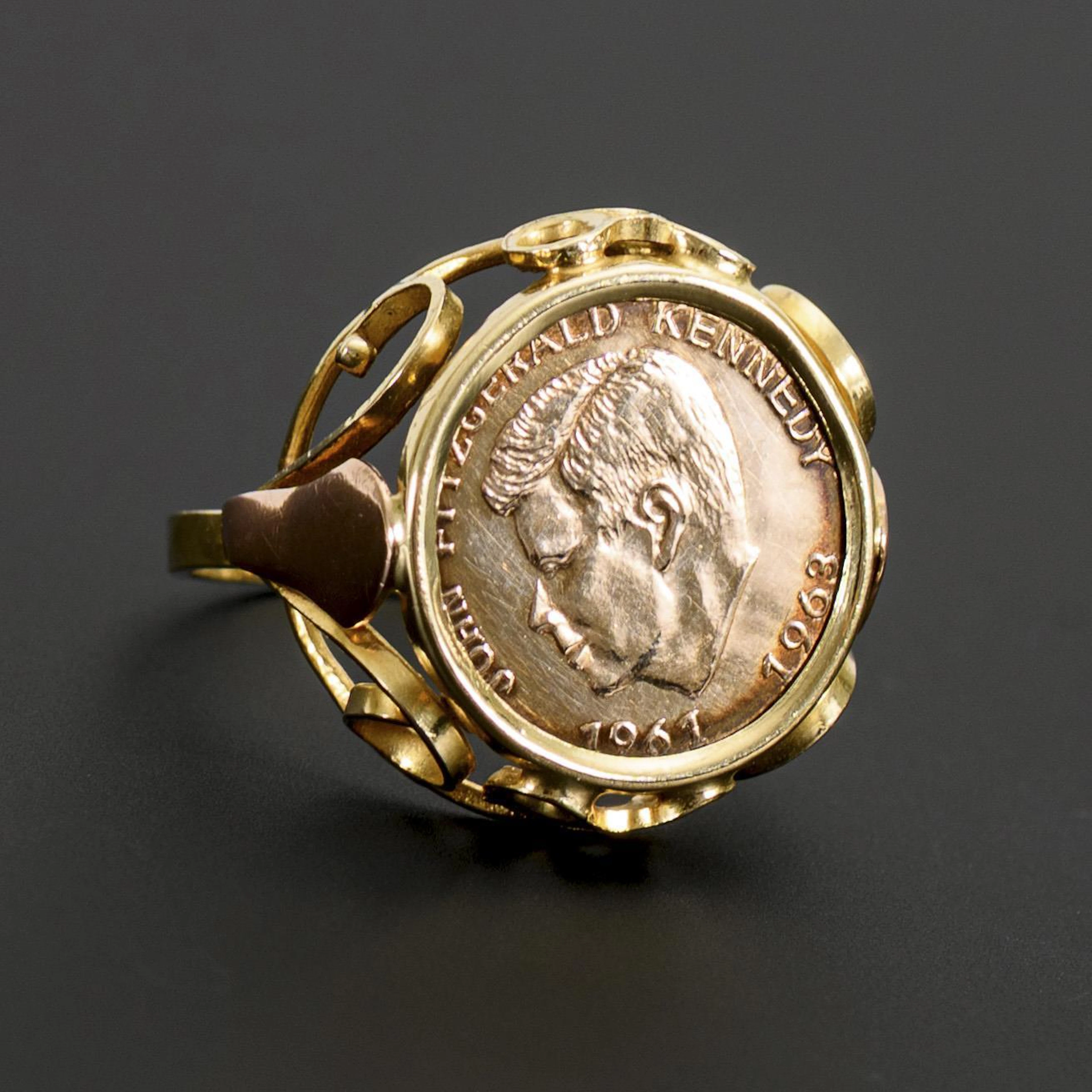 Ring with commemorative coin for John F. Kennedy.