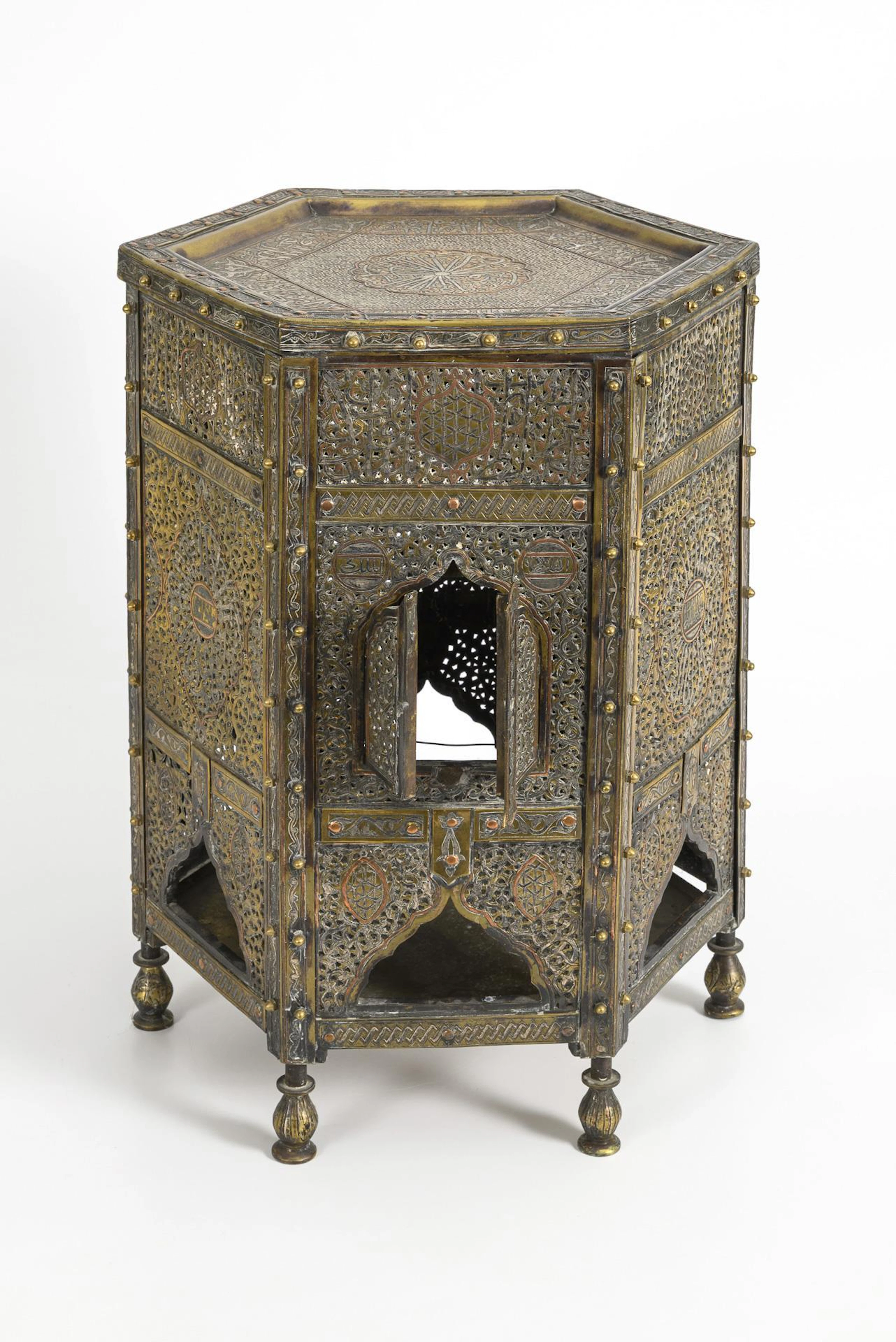 Arabic ornamental table "Kursi".