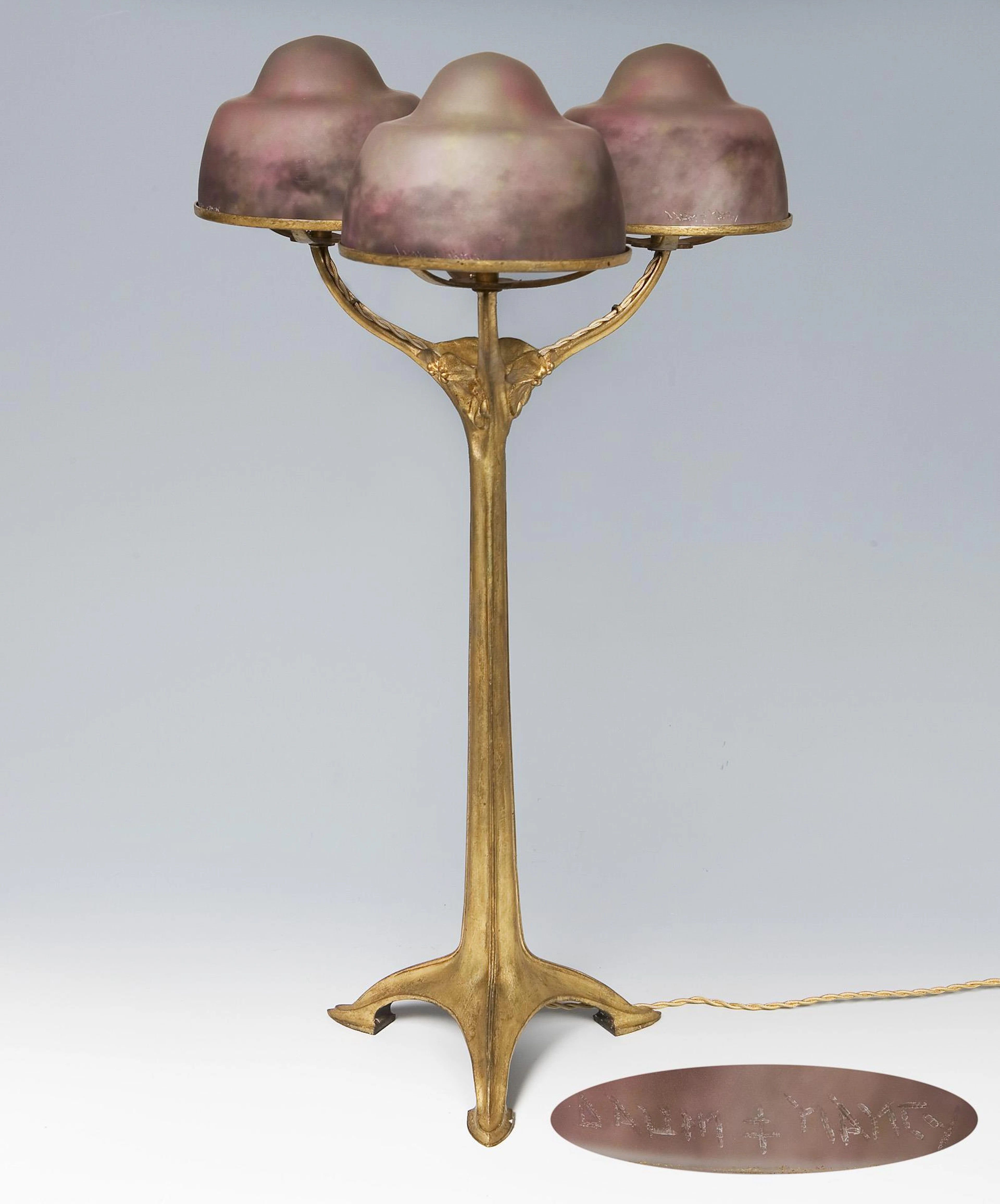 Large Art Nouveau table lamp. Daum Fréres & Louis Majorelle, Nancy.