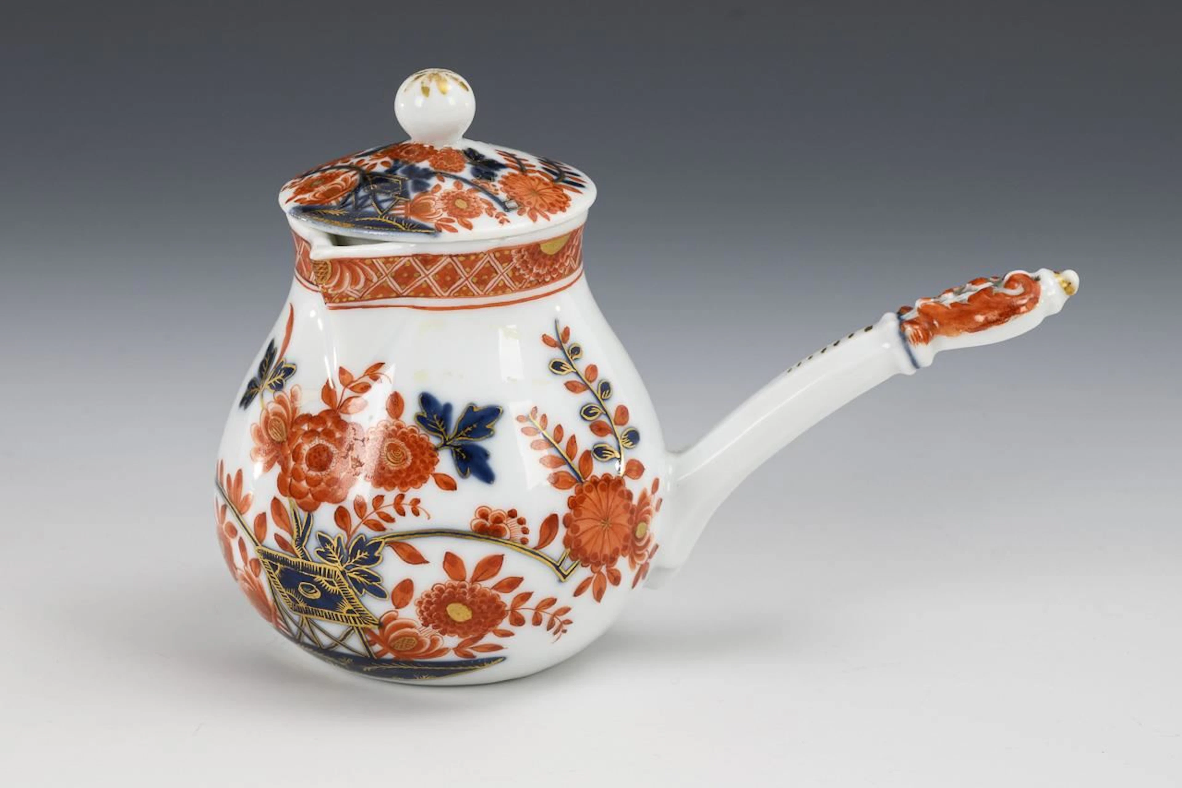 Small pitcher with table pattern. Meissen.