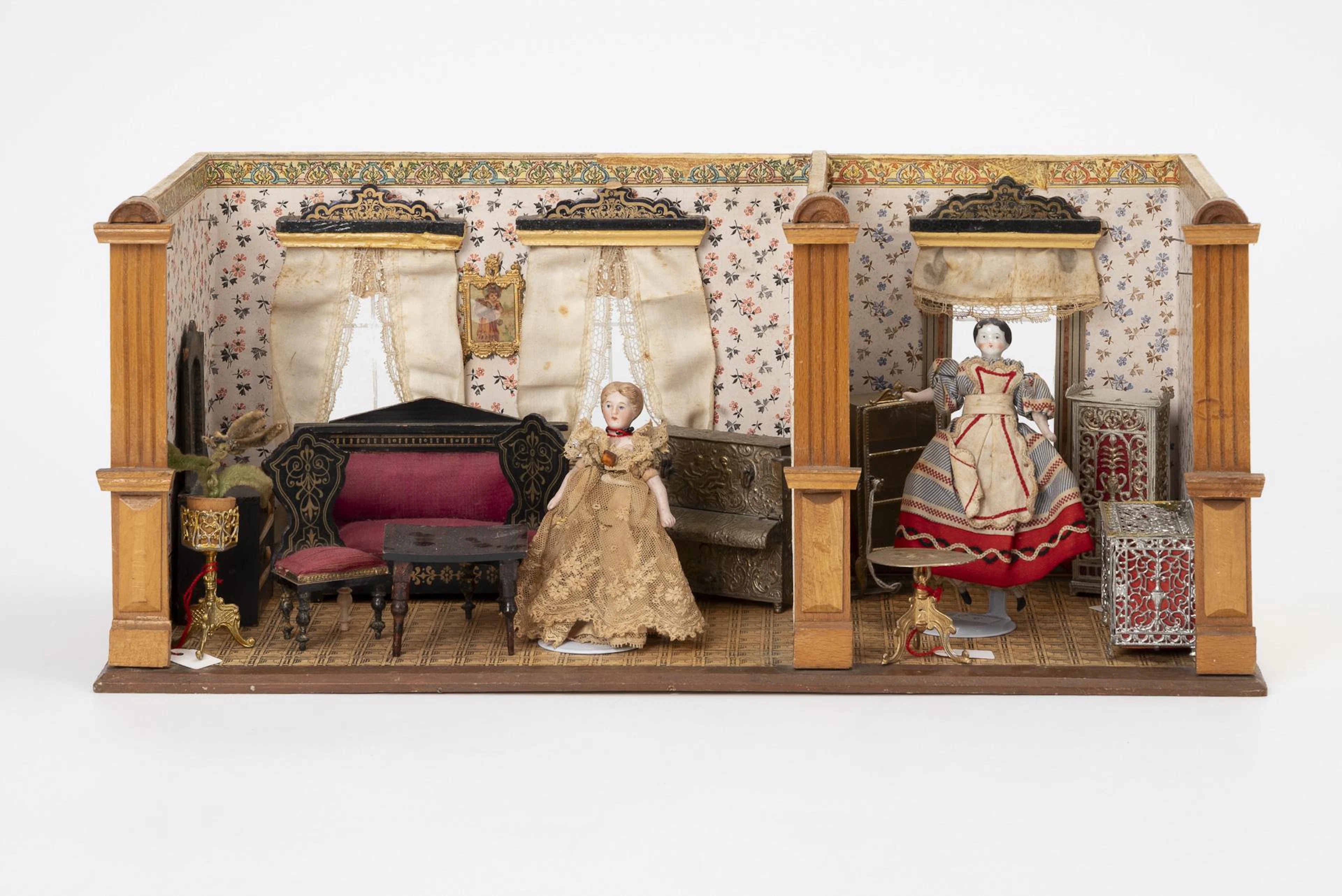 Small doll's house.
