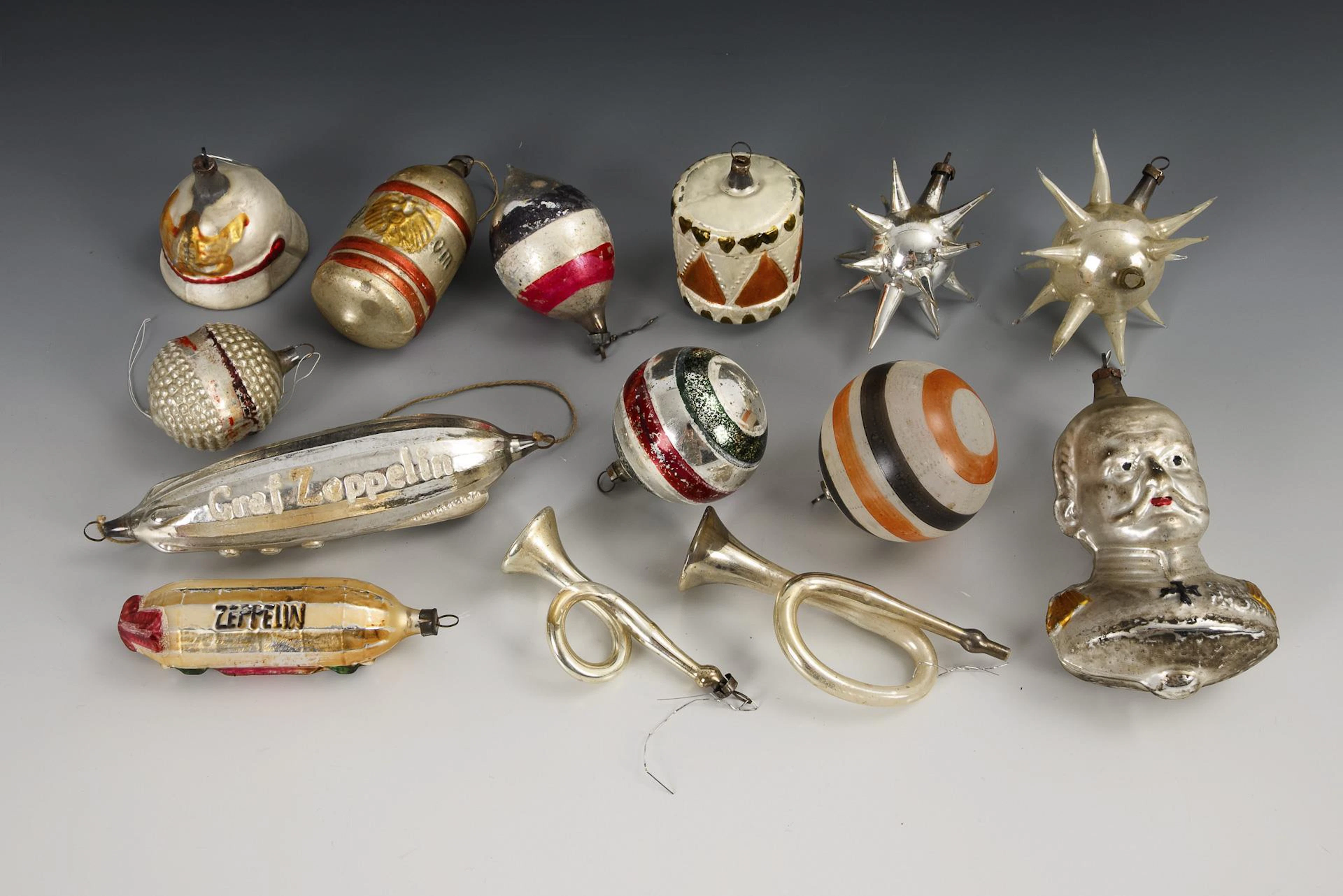 14 pieces of Christmas tree decorations.