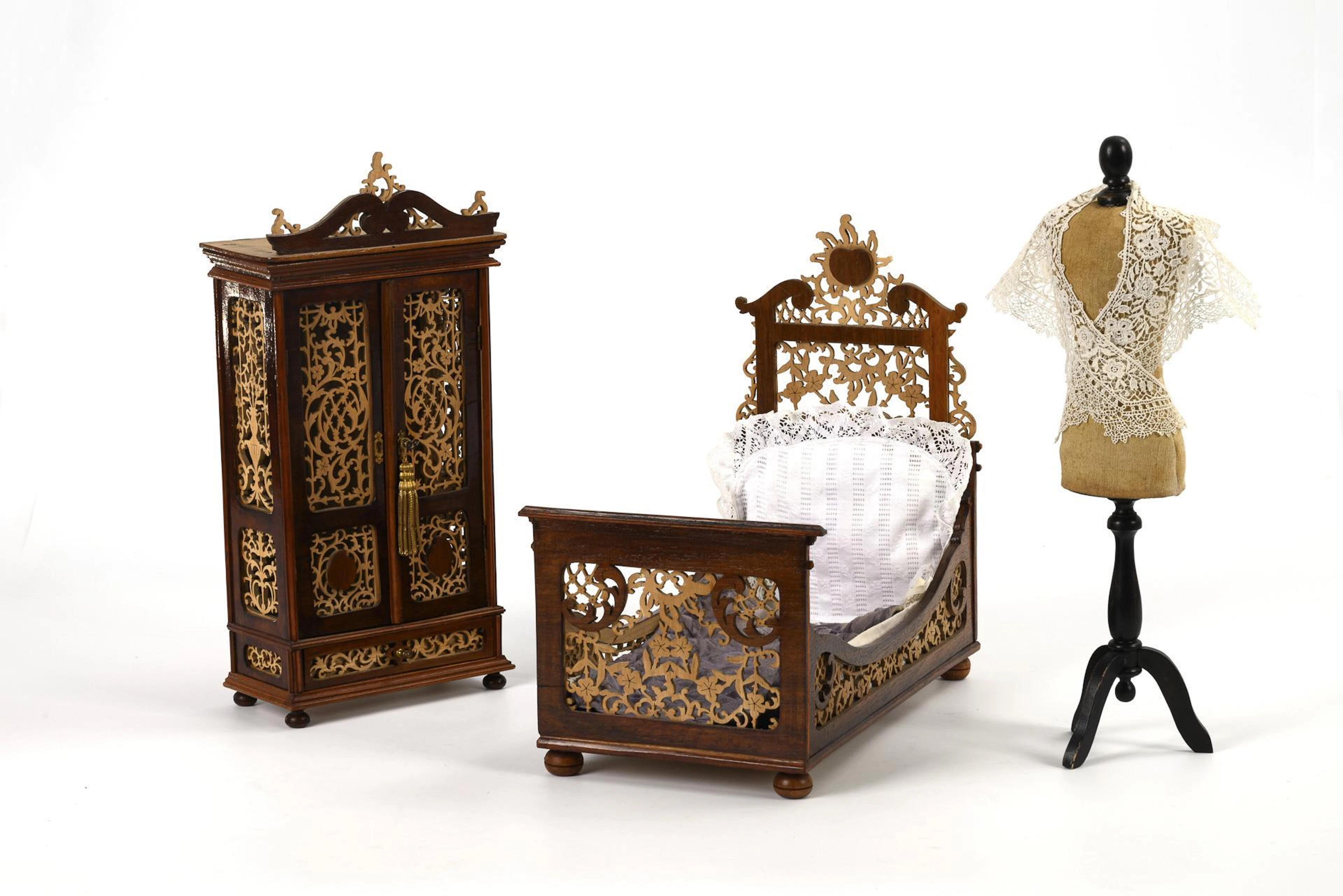 2 fretwork doll's furniture and clothes bust.