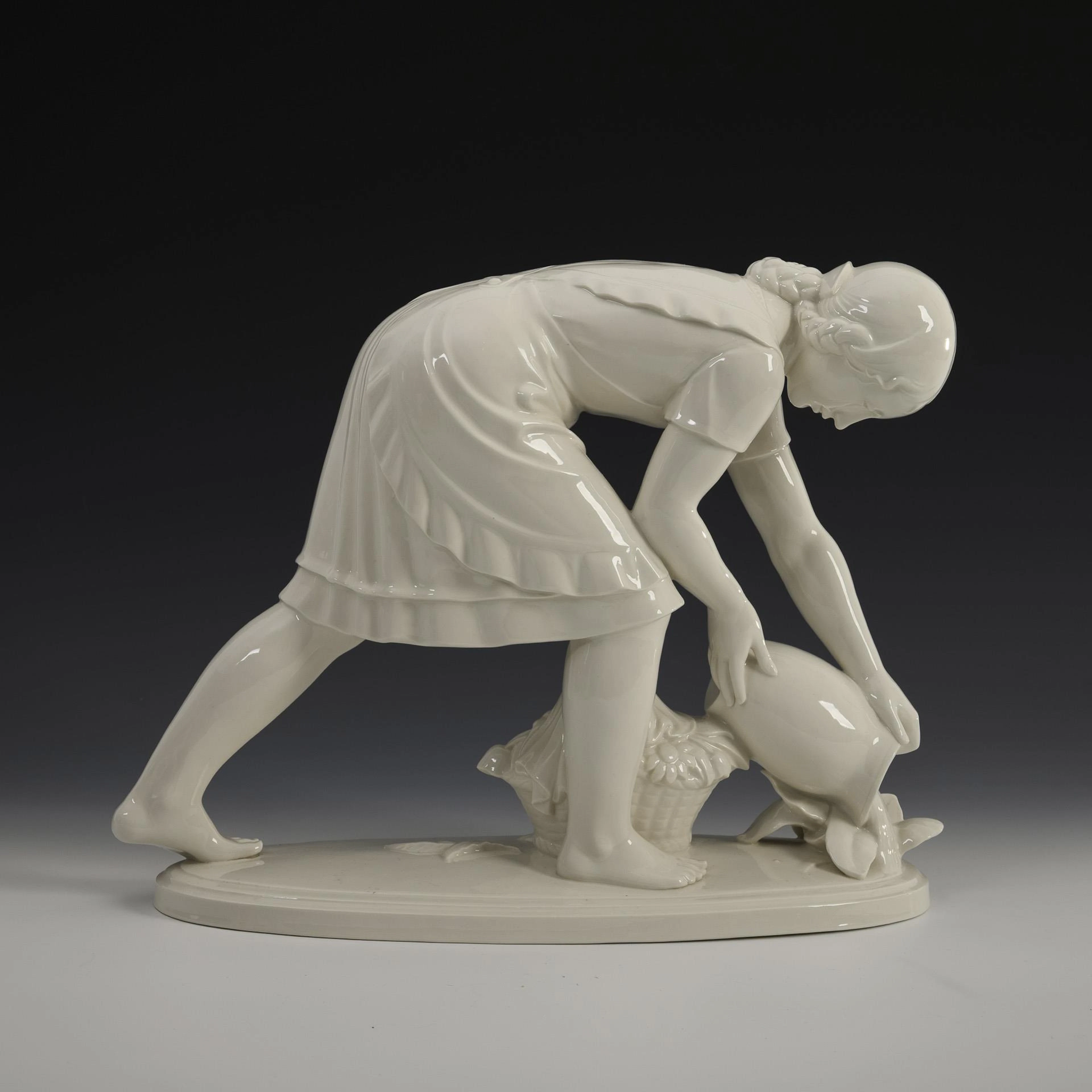 Flower-casting girl. Schwarzburger Werkstätten.