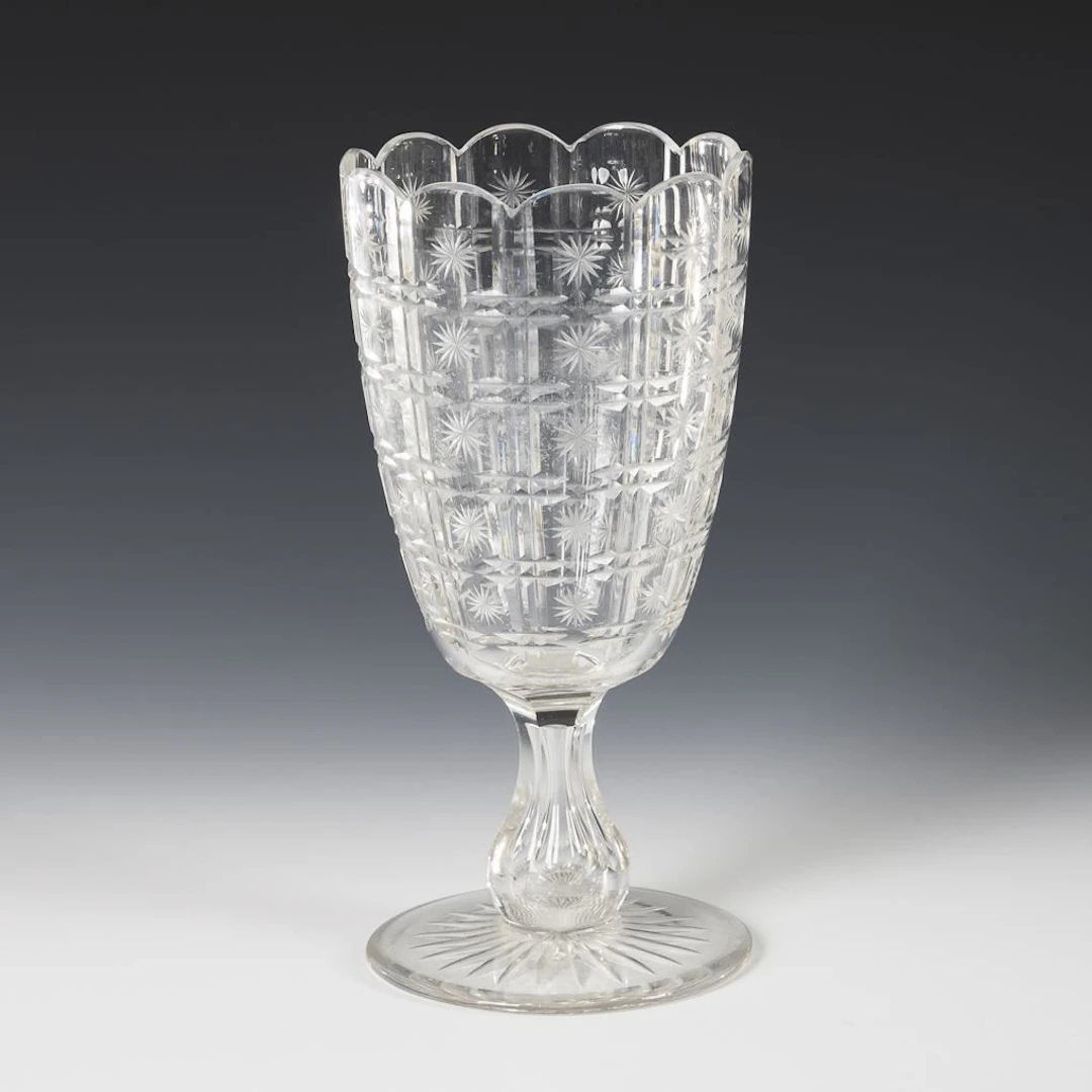 Biedermeier pedestal vase.