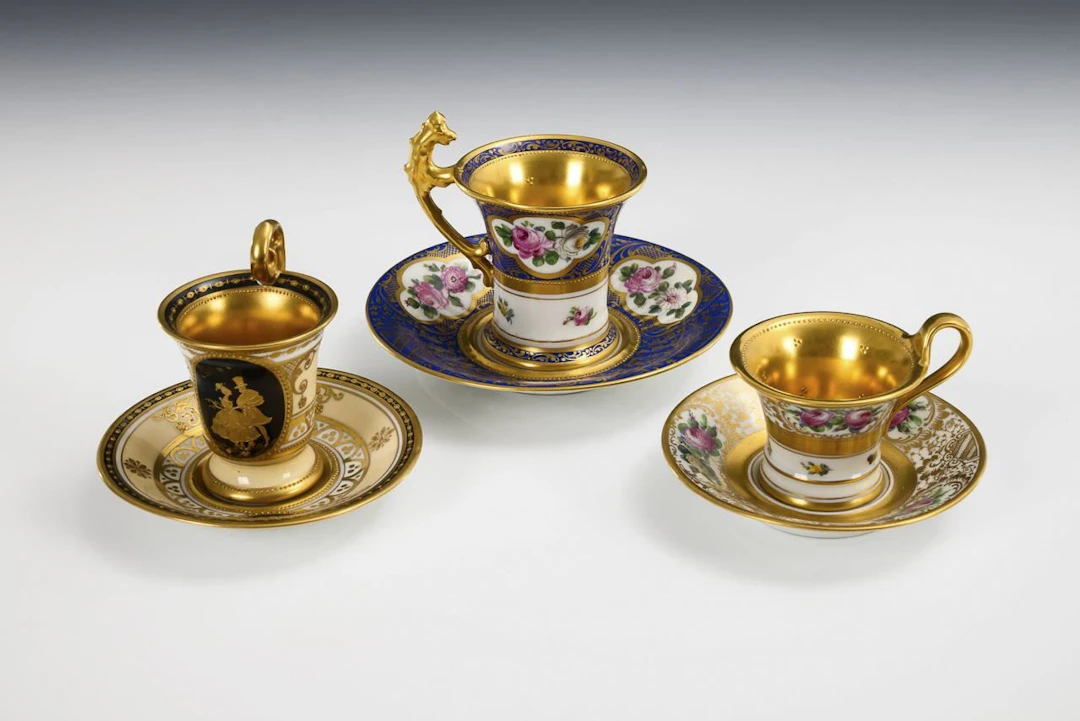 3 Viennese-style display cups. Lamm/Dresden.