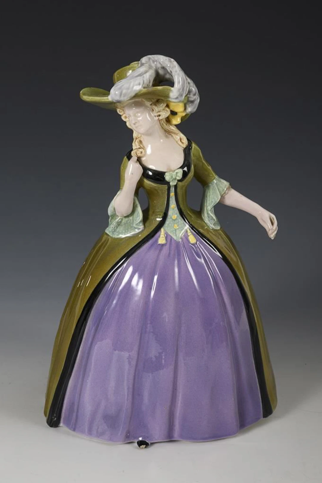 Art Nouveau crinoline. Vienna-based manufacturer Friedrich Goldscheider.