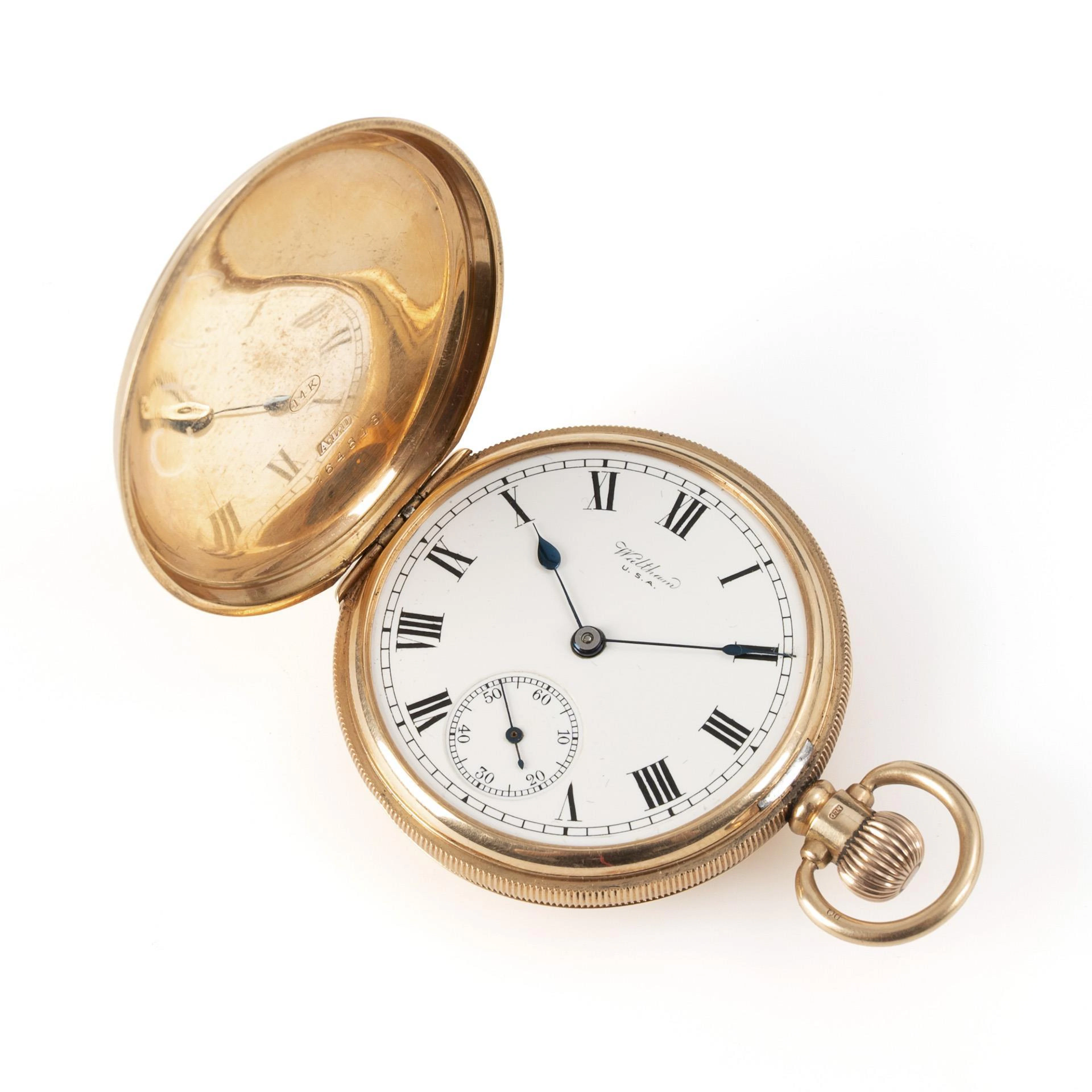 Golden Savonnette. Waltham Watch Co.