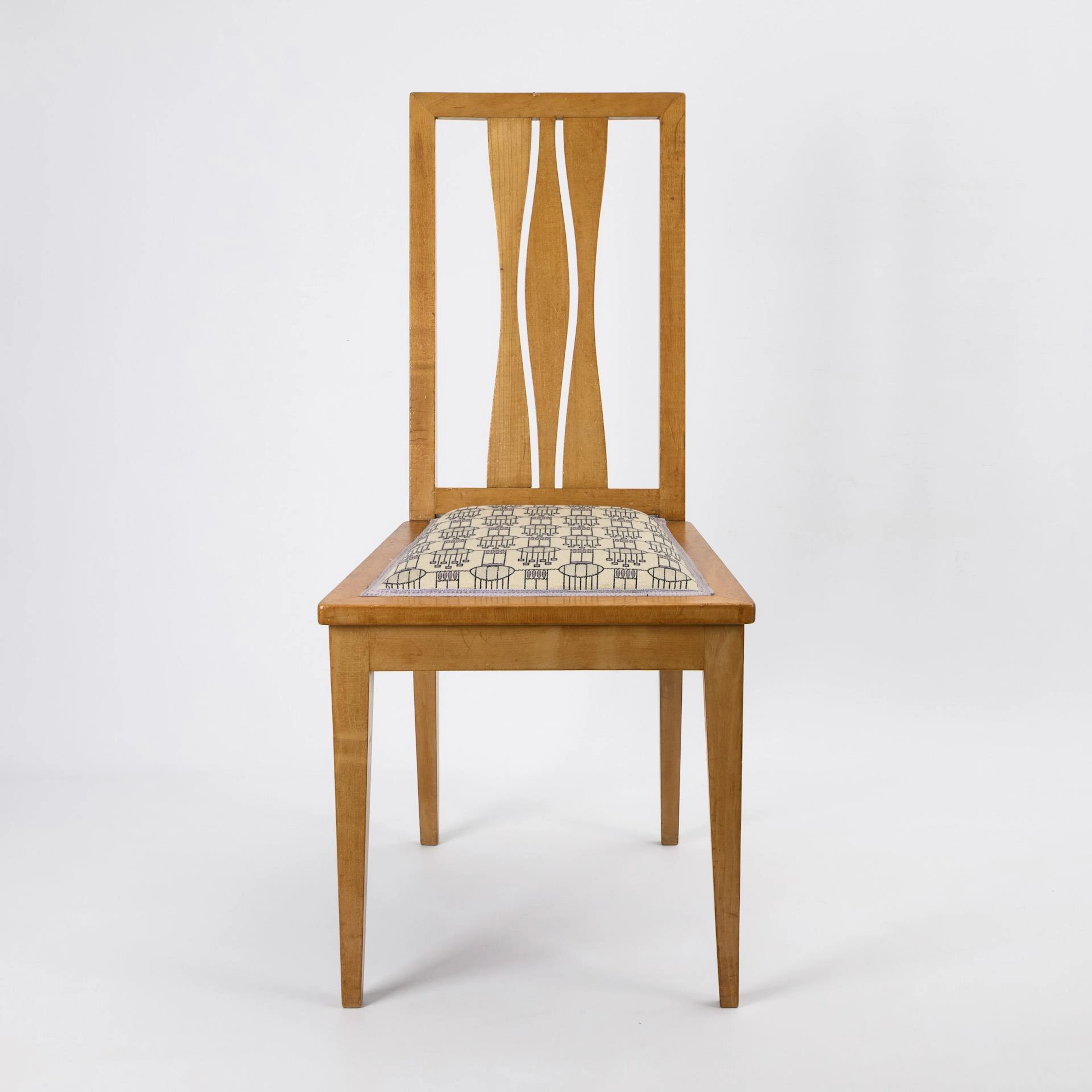 Art Nouveau chair based on a design by Bruno Paul. United Workshops