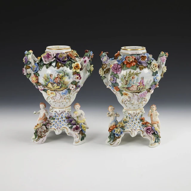 Pair of vases with Watteau-style painting and floral decoration. Potschappel.