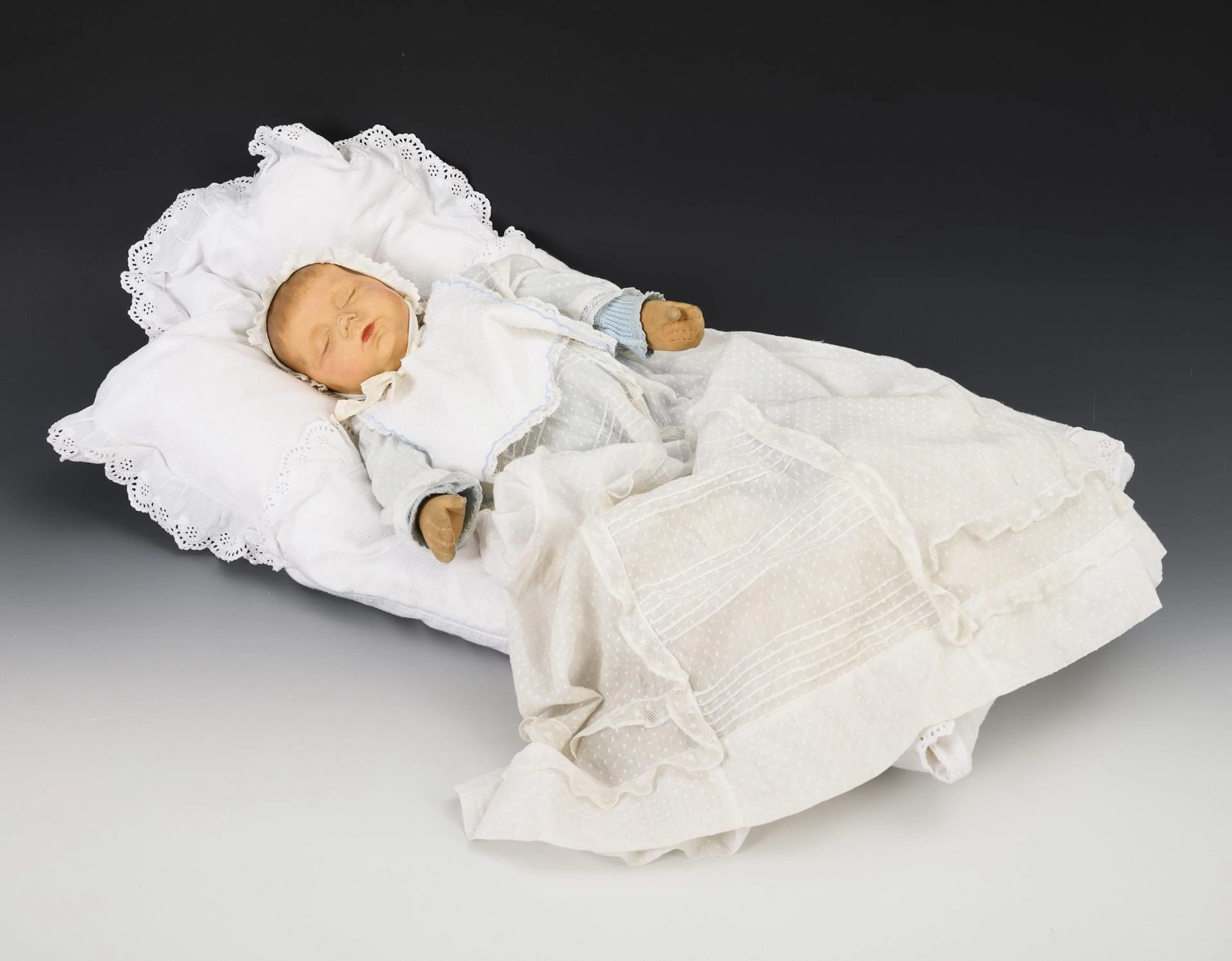 "Little dreamer" in a peg cushion. Käthe Kruse.