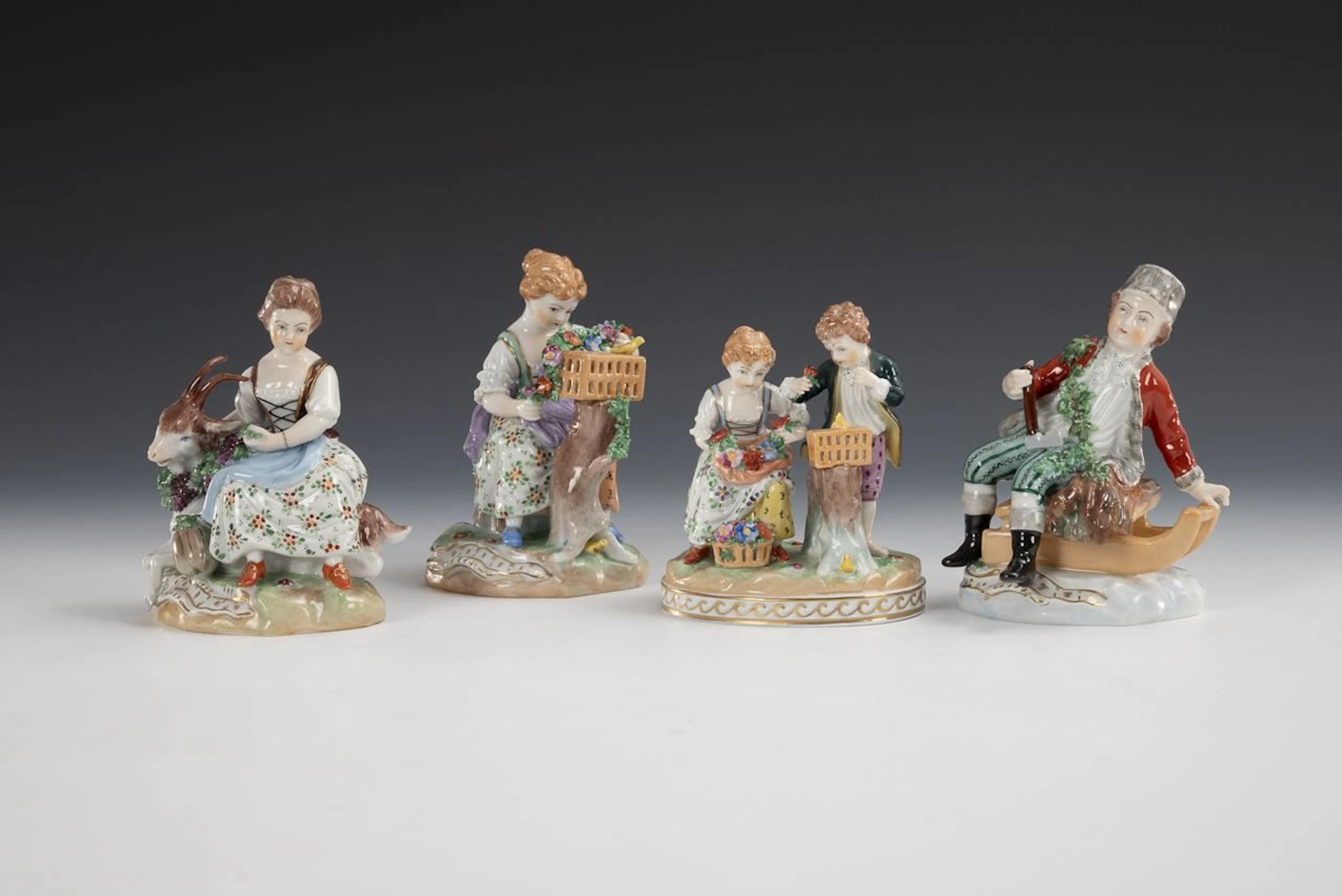 4 children's figurines. Potschappel.