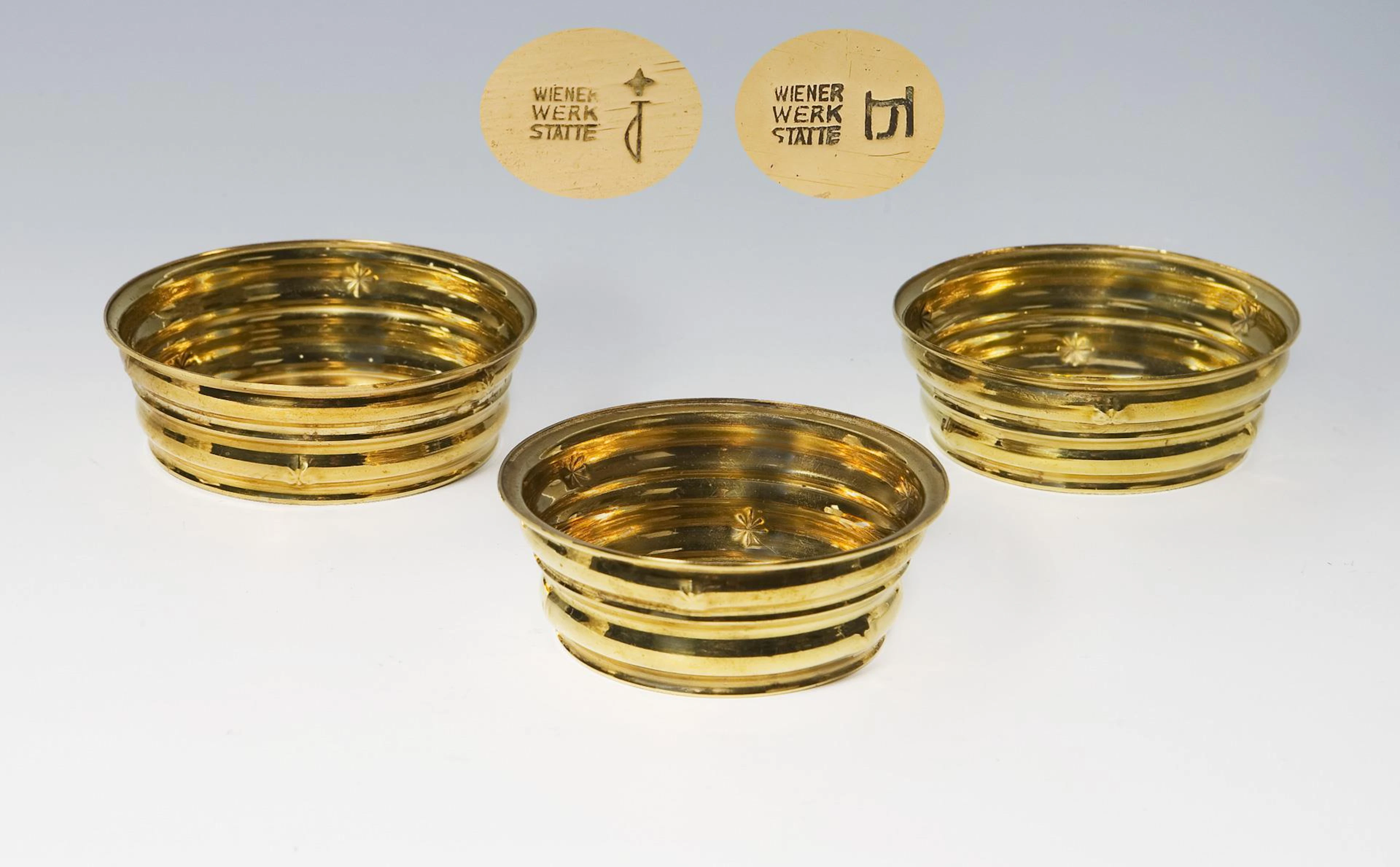 Set of 3 finger bowls. Vienna workshop.