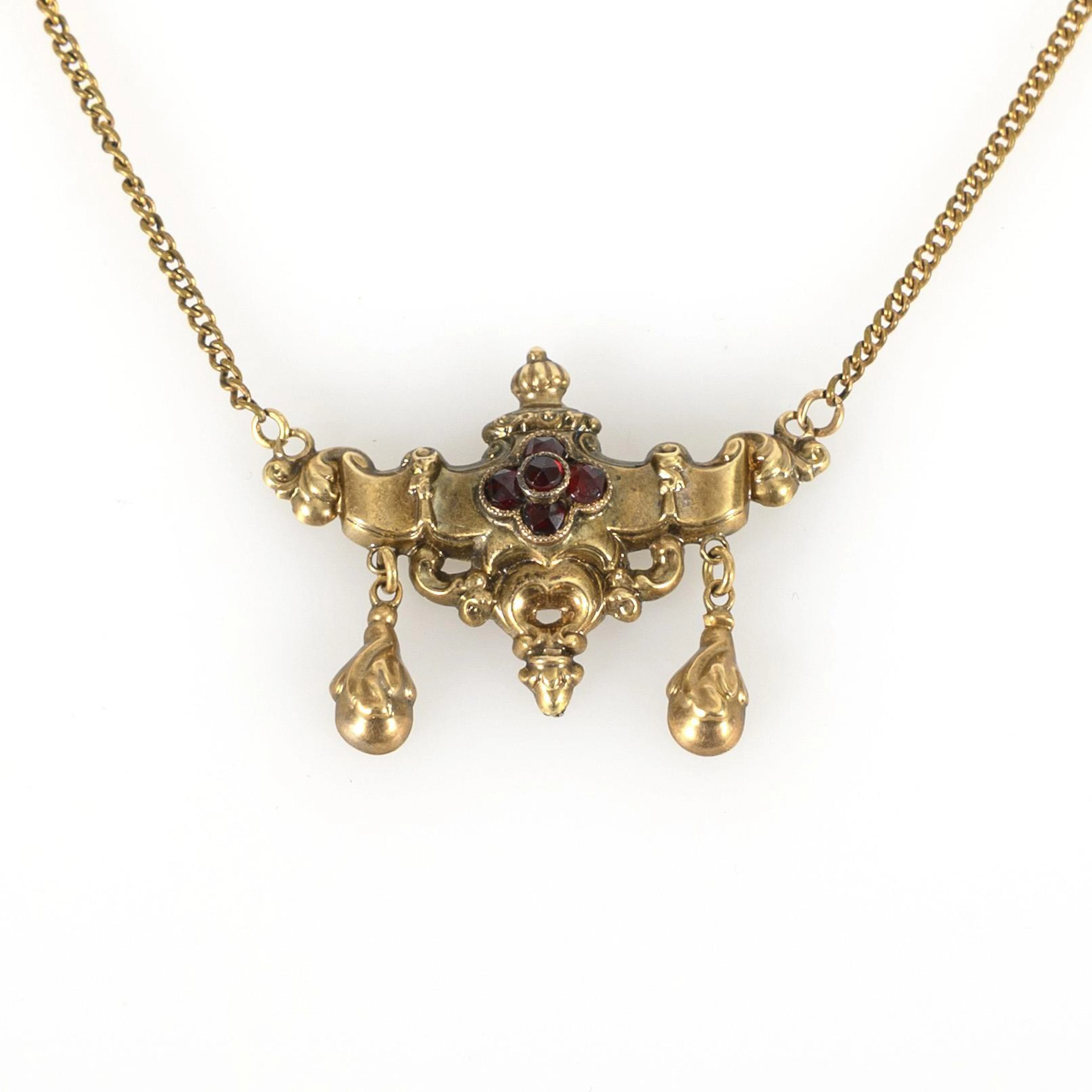 Necklace with Biedermeier element.