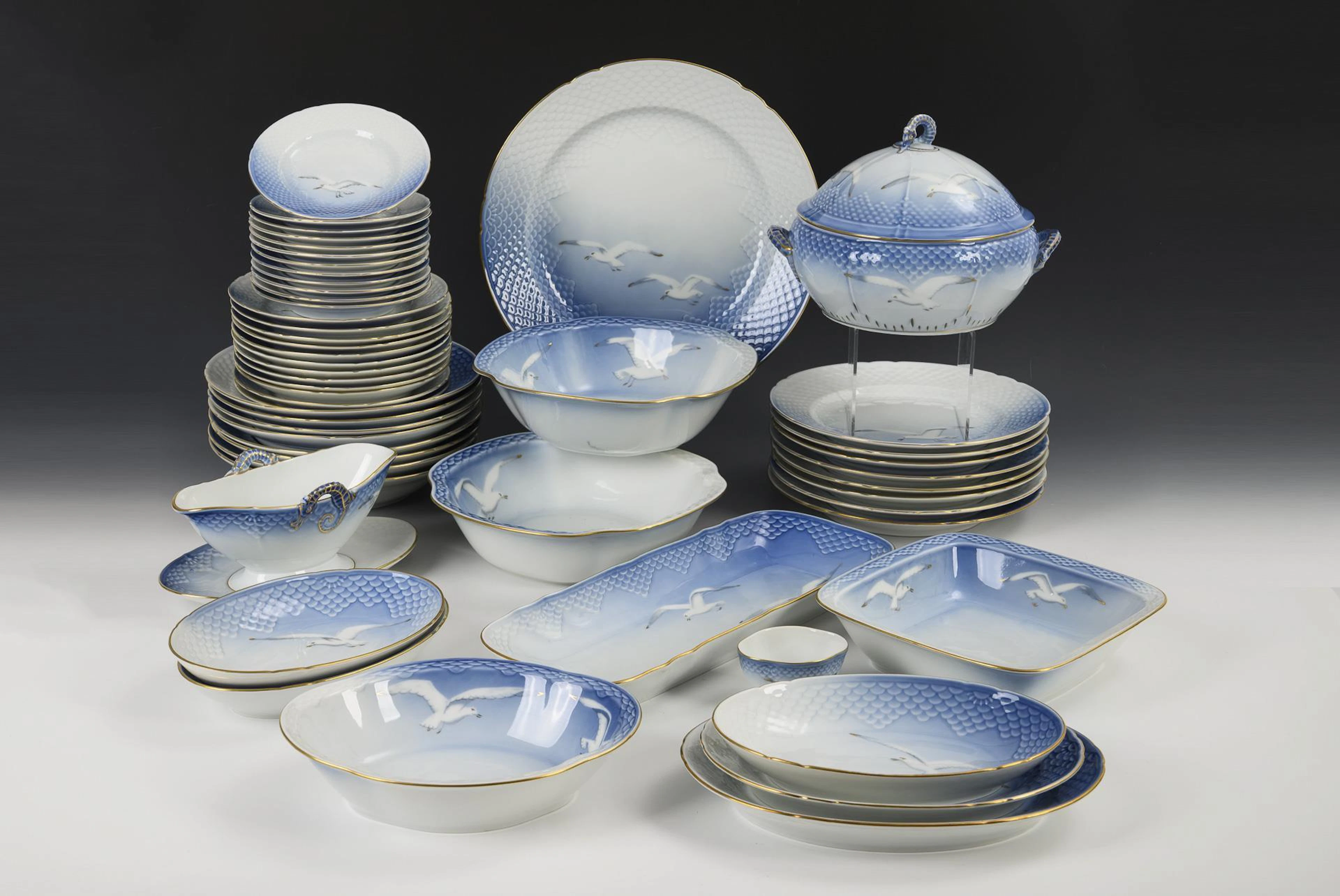 Extensive dinner service "Seagull". Bing & Gröndahl.