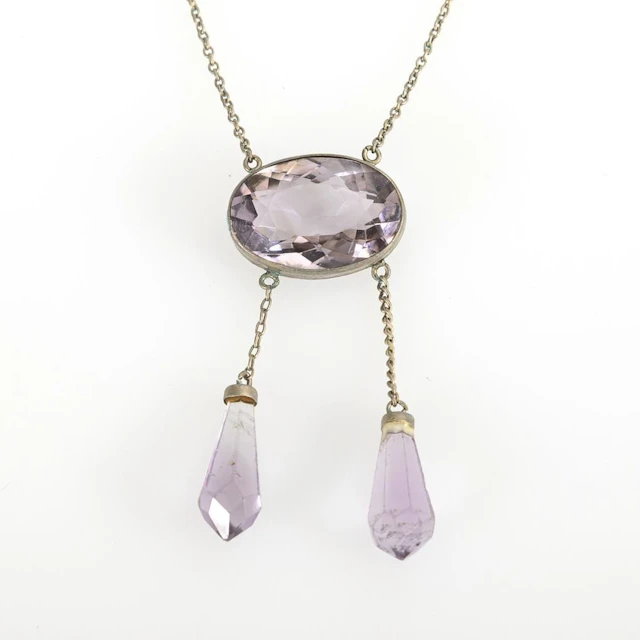 Art Nouveau lavallière with amethysts.