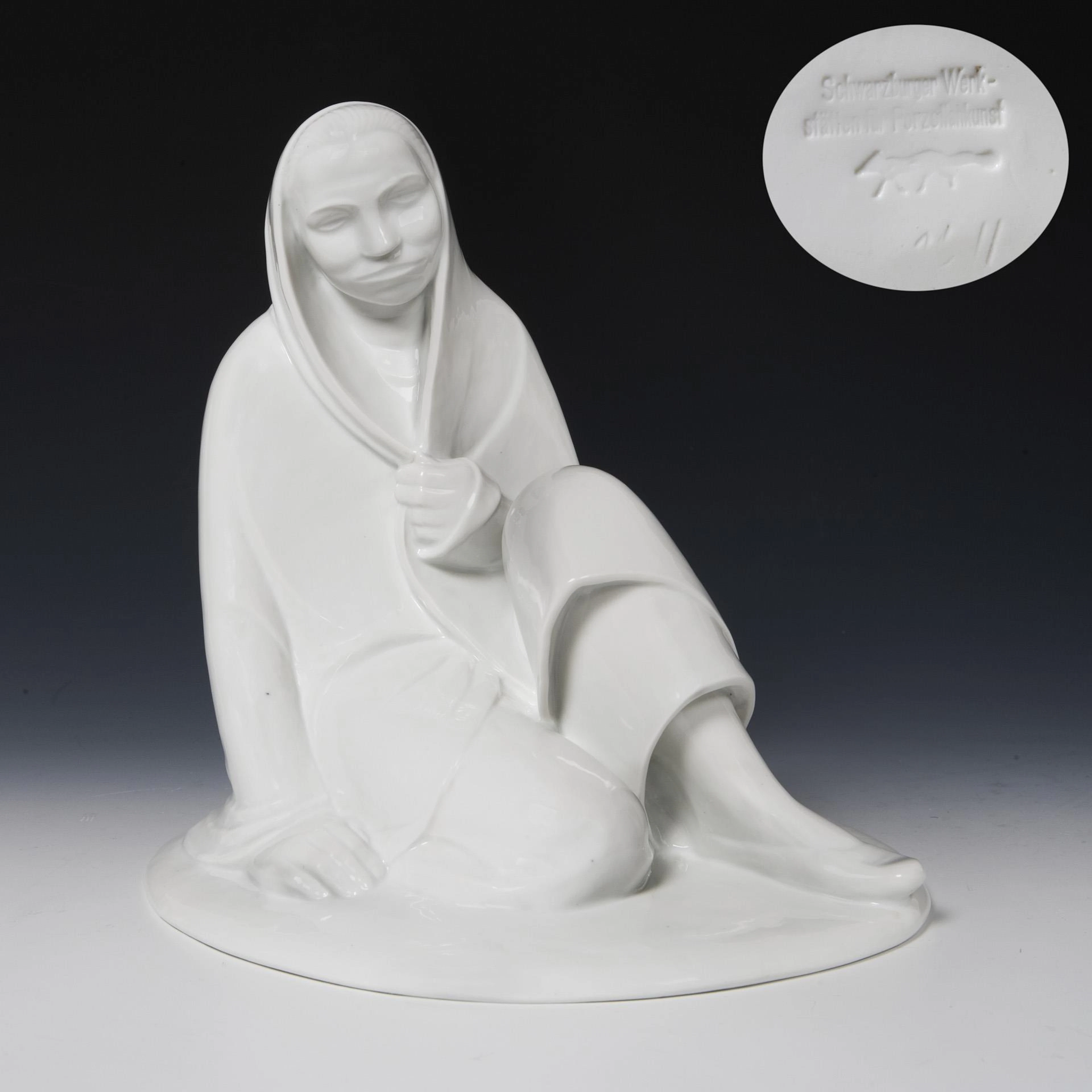 Sitting girl. Schwarzburger Werkstätten für Porzellankunst, Unterweißbach.
