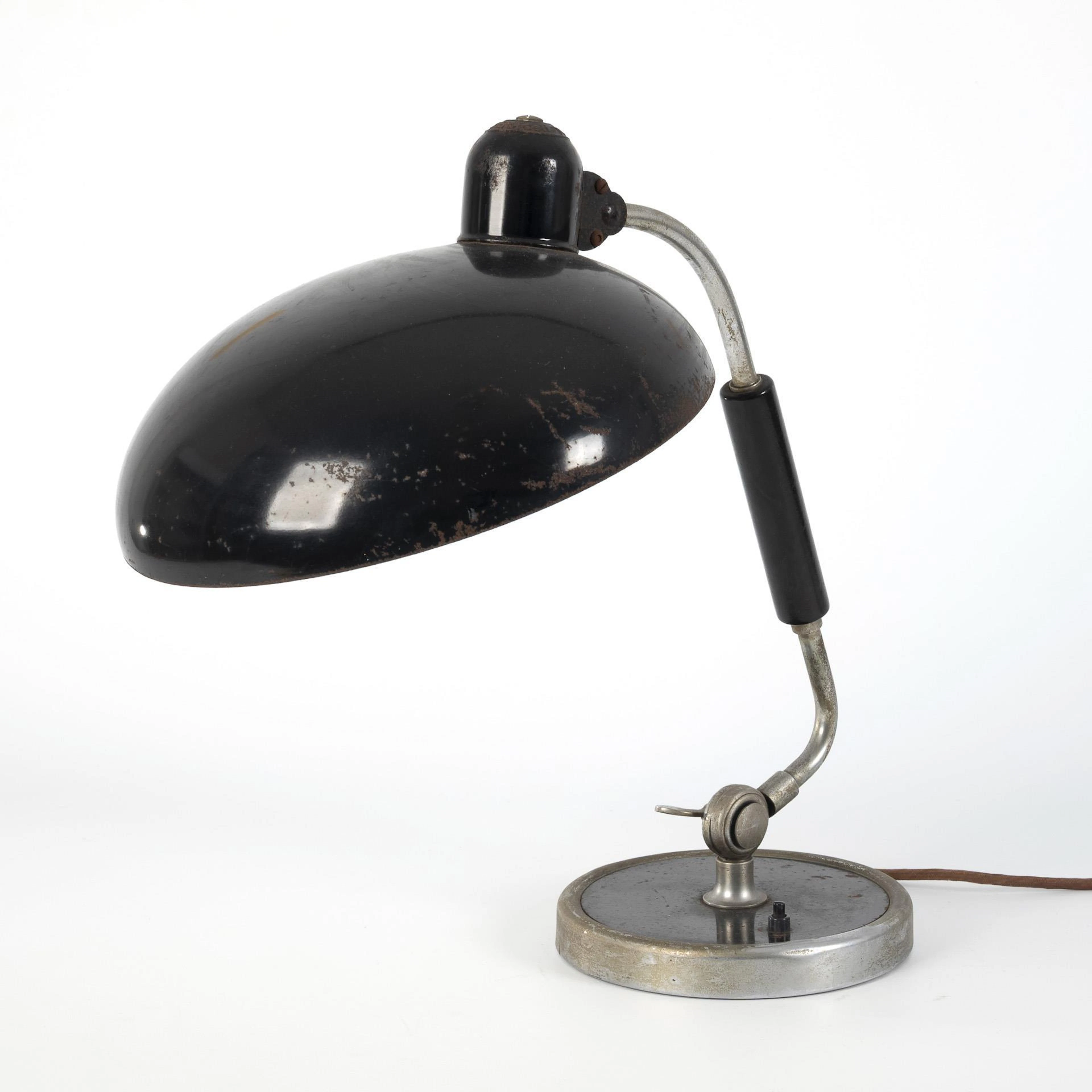 Bauhaus desk lamp. Kaiser Idell.