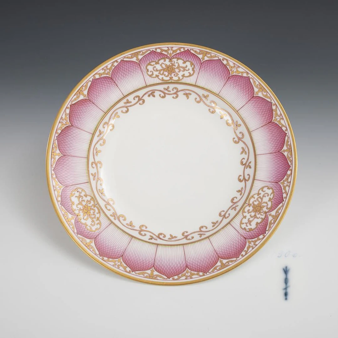 Sideboard plate from the "Damascus Service" for Emperor Wilhelm II..