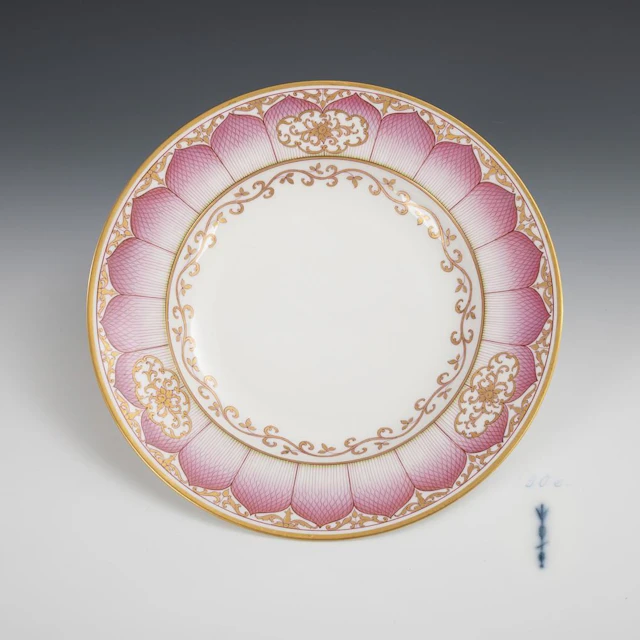 Sideboard plate from the "Damascus Service" for Emperor Wilhelm II..