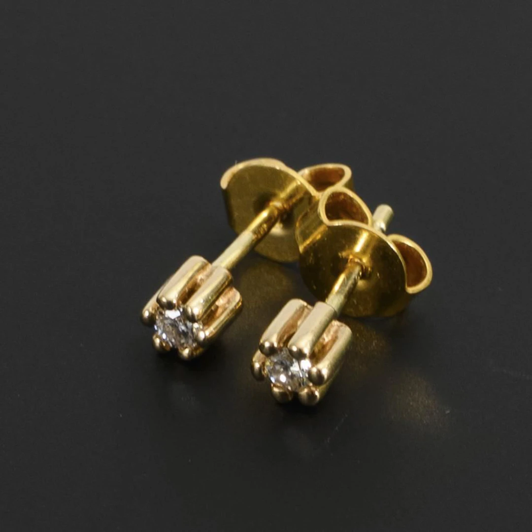 Pair of Brilliant-Cut Stud Earrings.