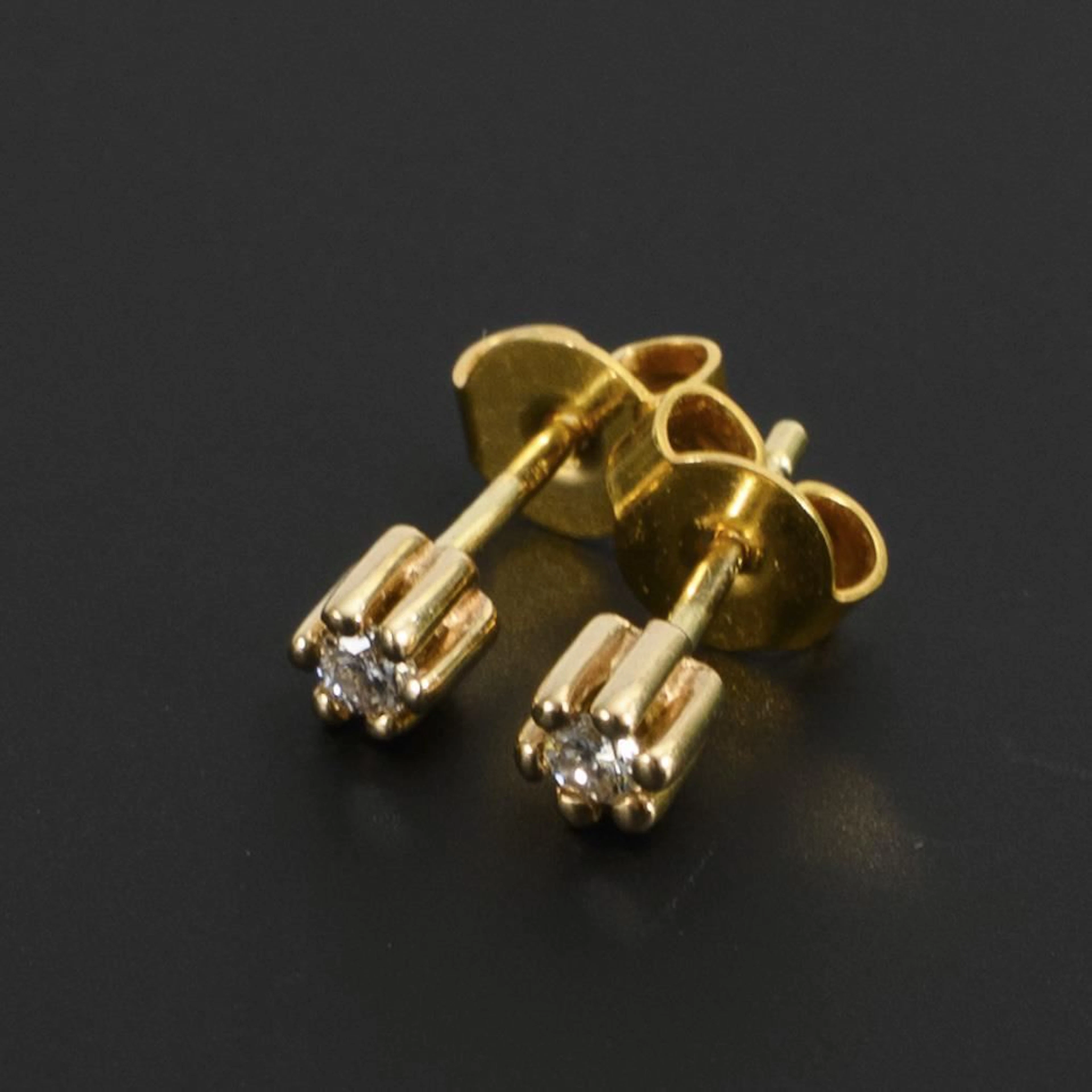 Pair of Brilliant-Cut Stud Earrings.