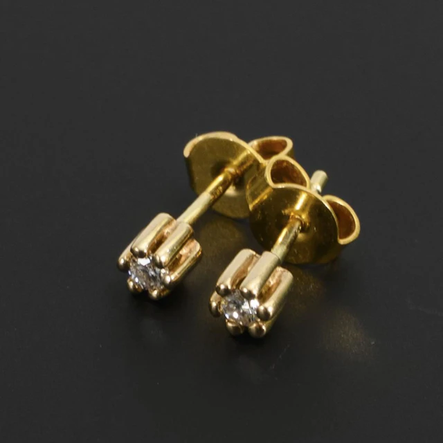 Pair of Brilliant-Cut Stud Earrings.