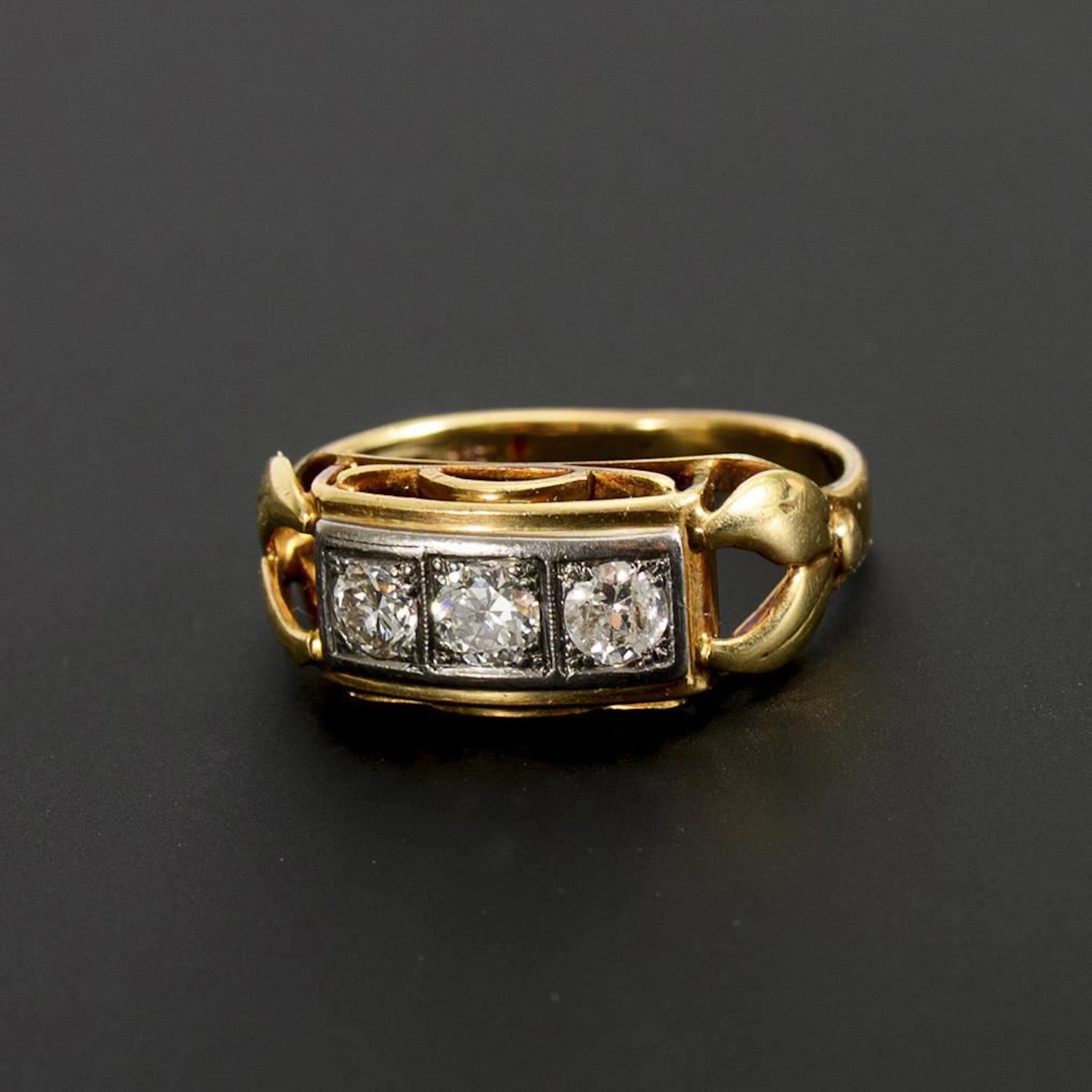 Ring from the Art Deco period.