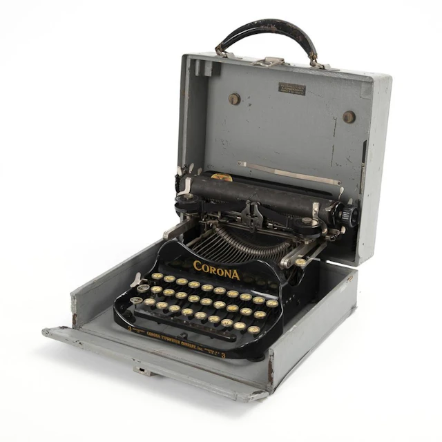 Rare "CORONA" Model 3 Travel Typewriter, 1922.