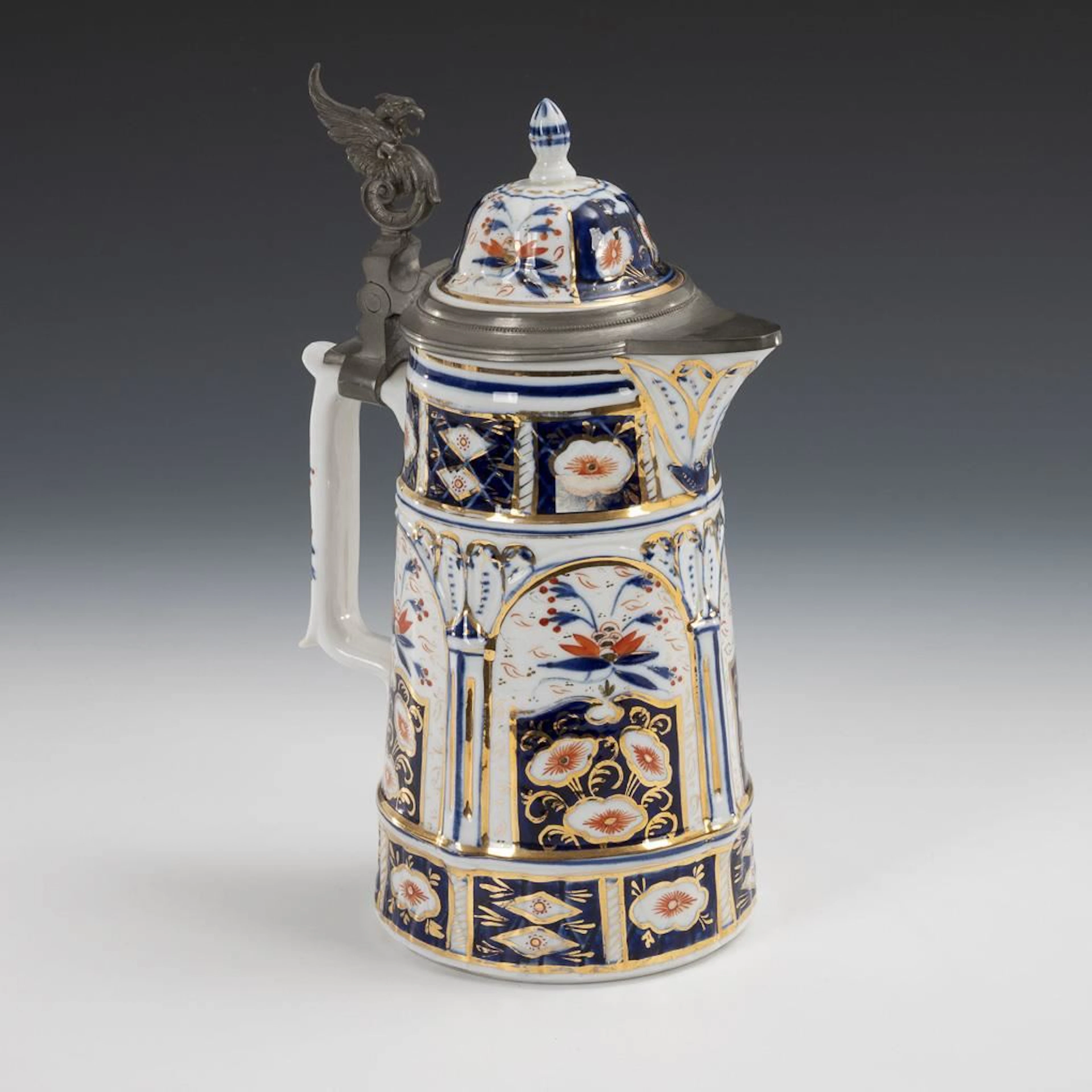 Wine jug with Imari decoration. Rauenstein.