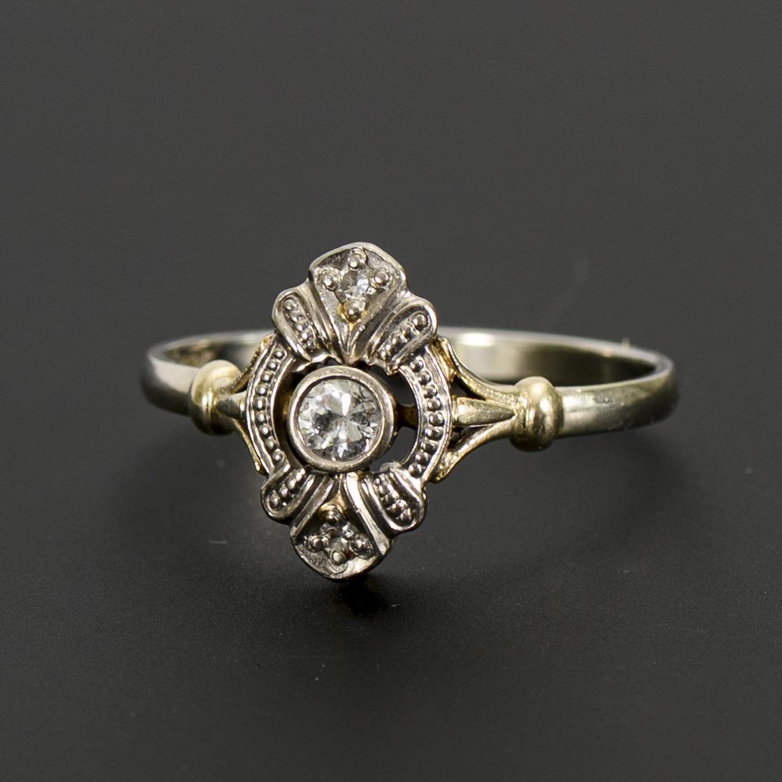 Art deco ring with old-cut diamond.