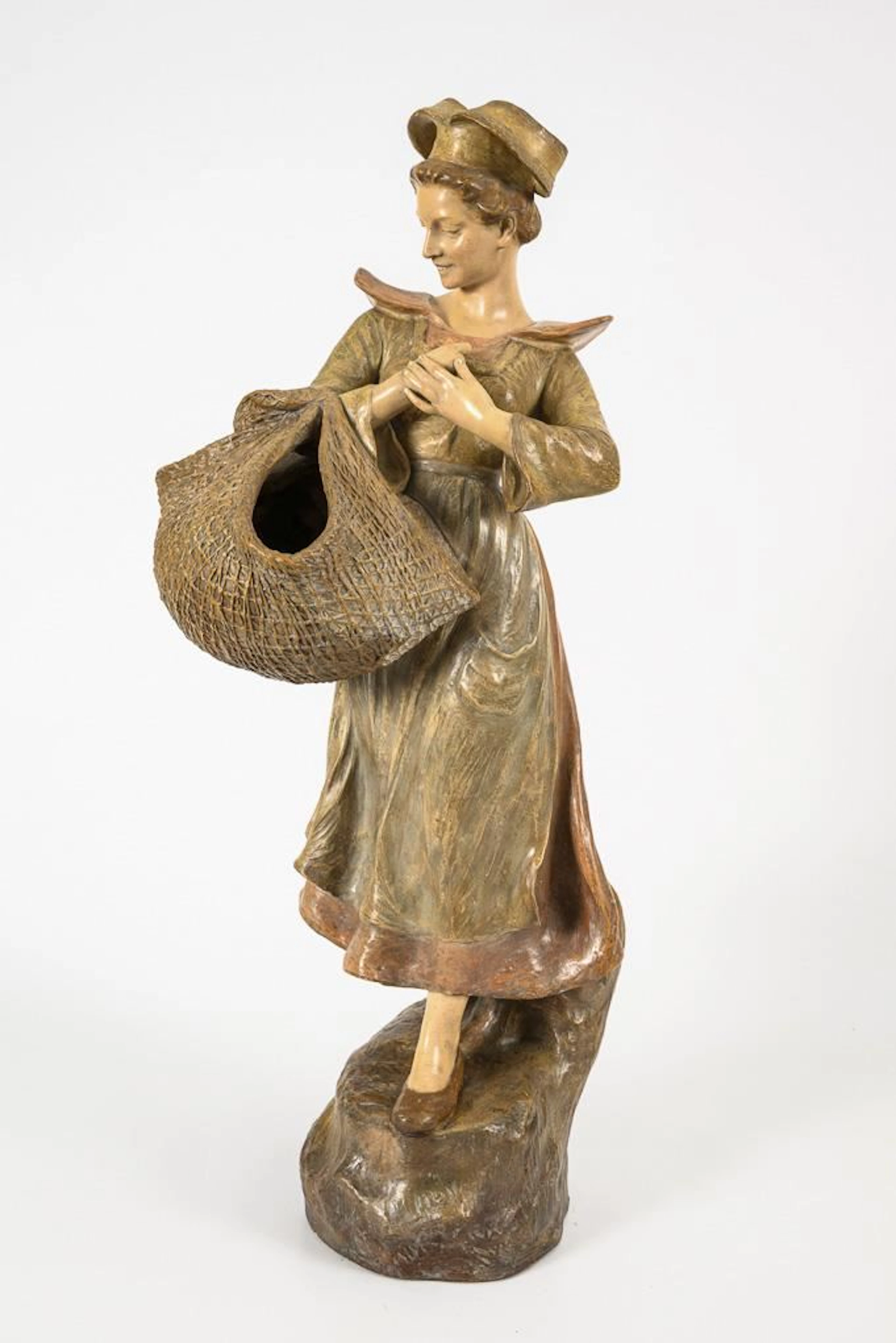 Figure: Fisherwoman with a Net. Vienna-based manufacturer Friedrich