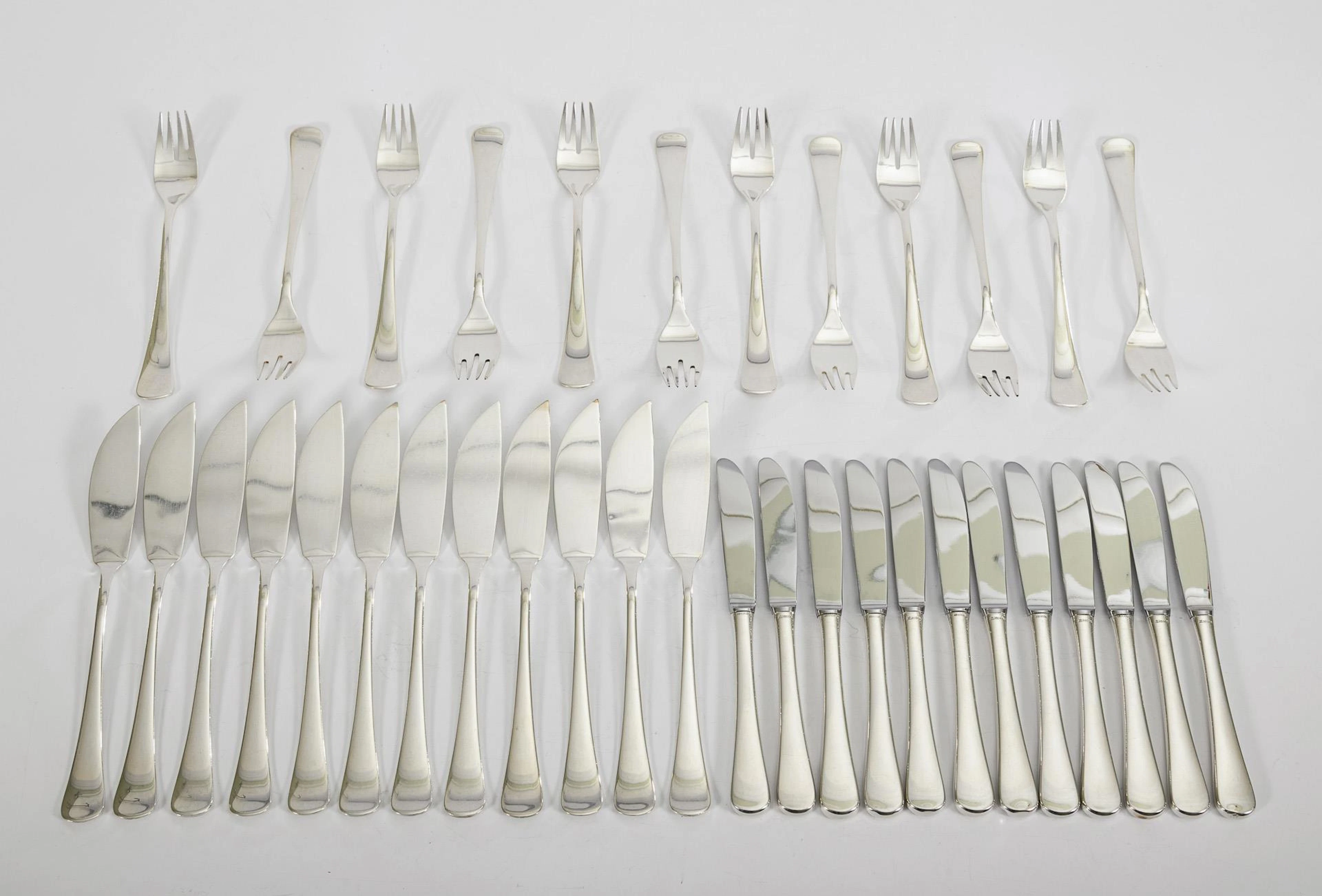 Fish cutlery for 12 people, plus 12 small knives. Wilkens & Söhne, Bremen.