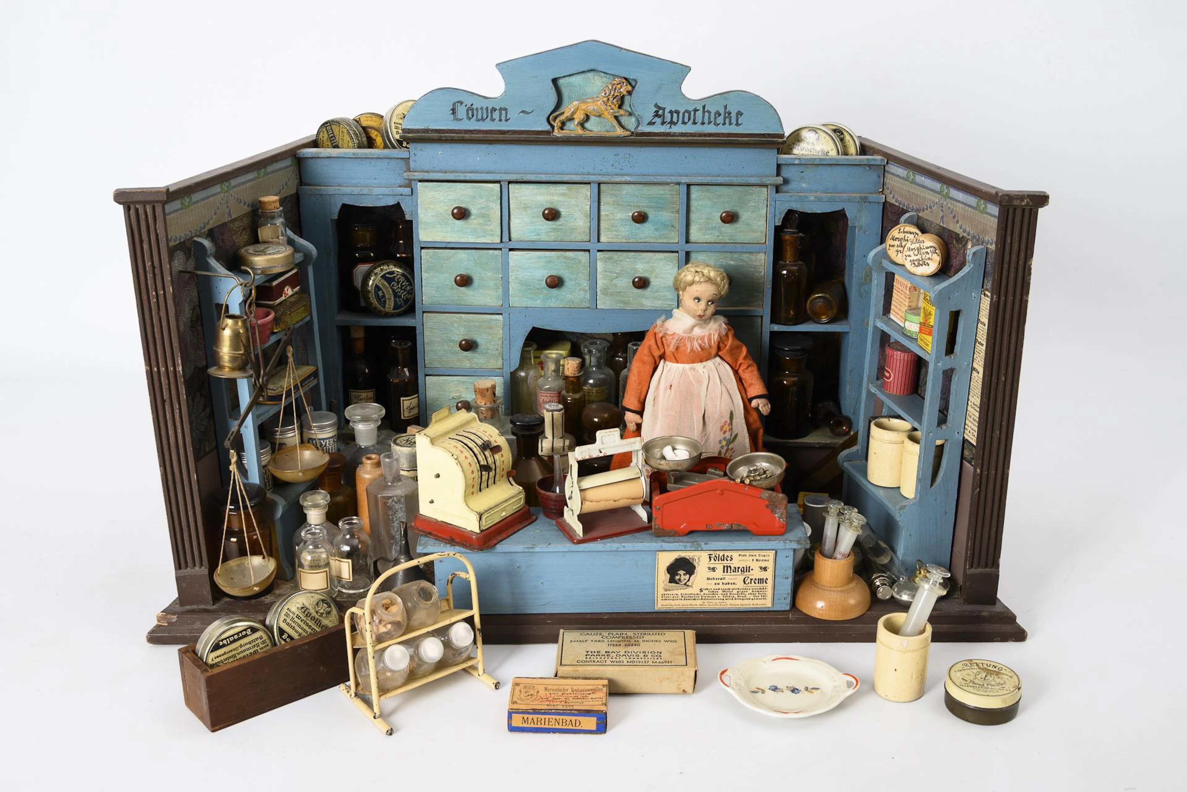 "Löwen-Apotheke".