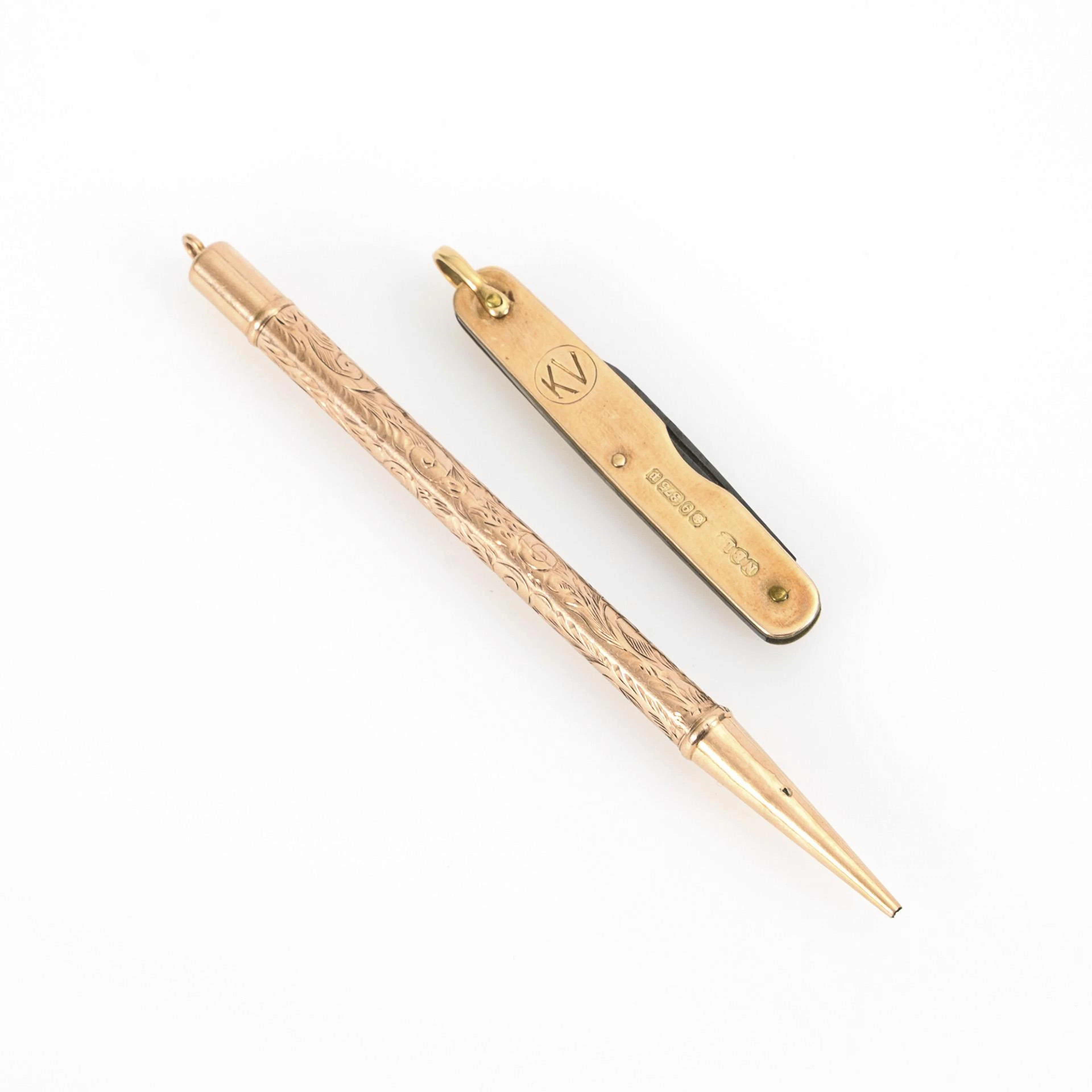 Twist pencil and pocket knife in rose gold.