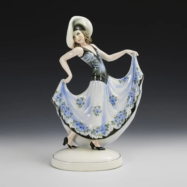 Art Deco Dancer with Hat. Probably Hertwig & Co., Katzhütte.