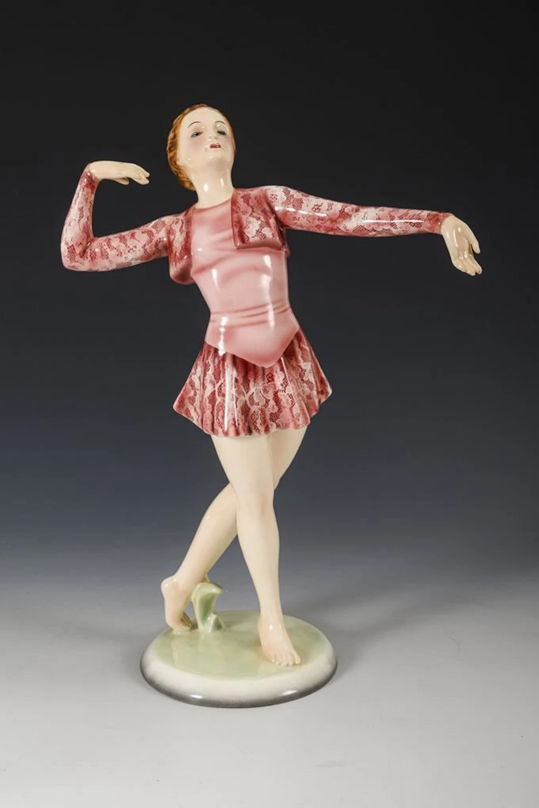 "Festive Rhythm" figurine. Vienna-based manufacturer Friedrich Goldscheider.