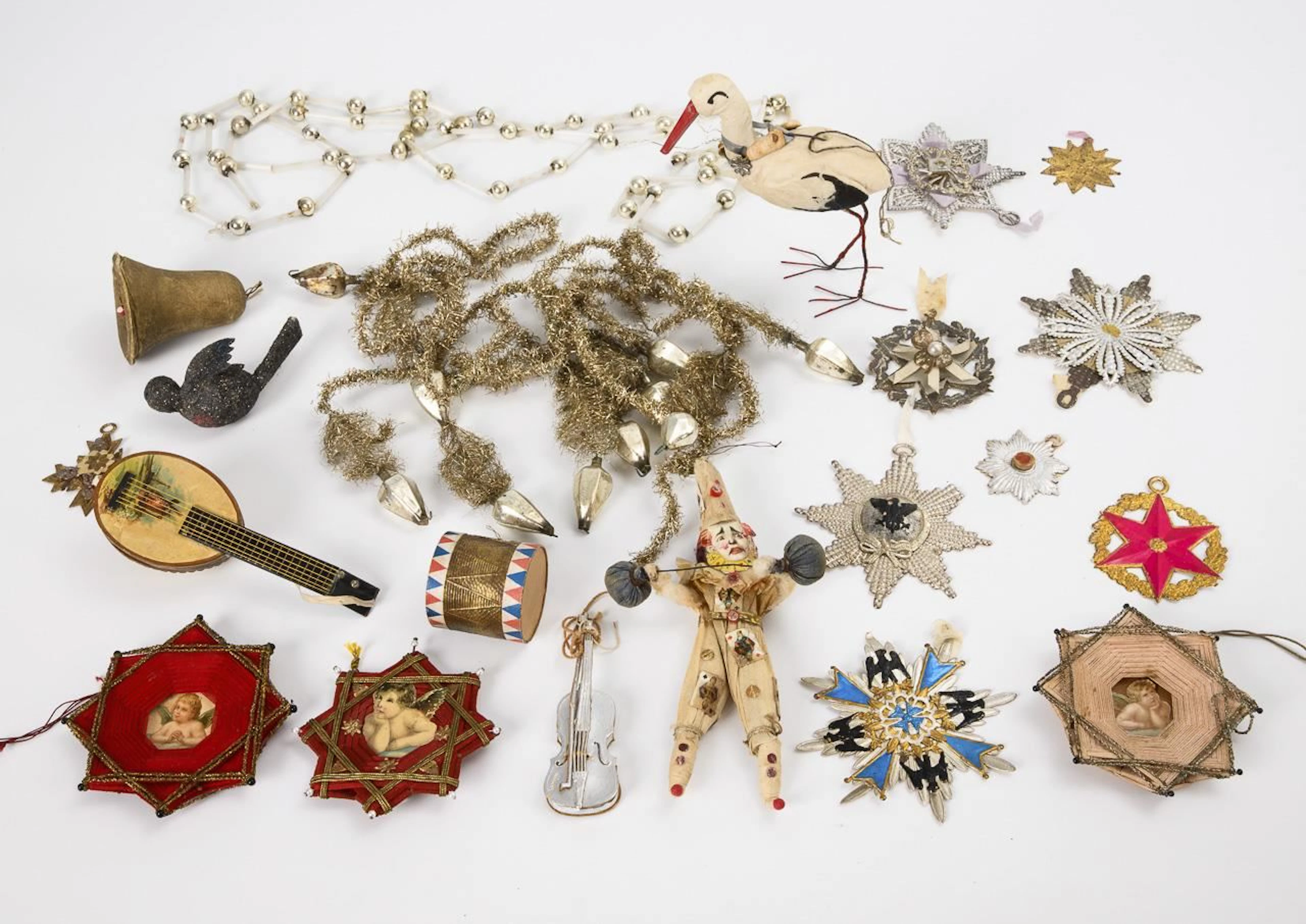 Assortment of Christmas tree ornaments with 2 chains.