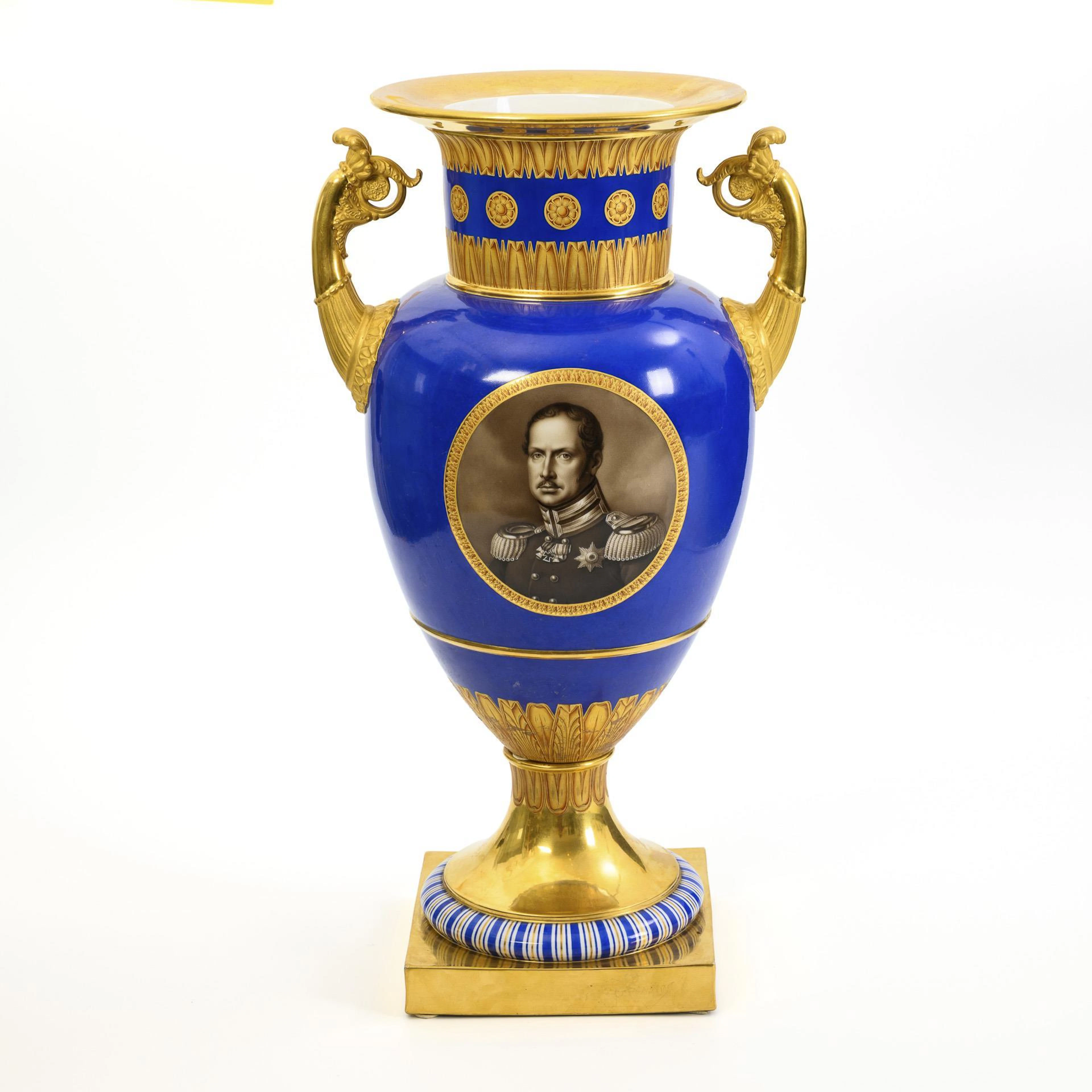 Representative vase with the portrait of Friedrich Wilhelm III.. KPM Berlin.