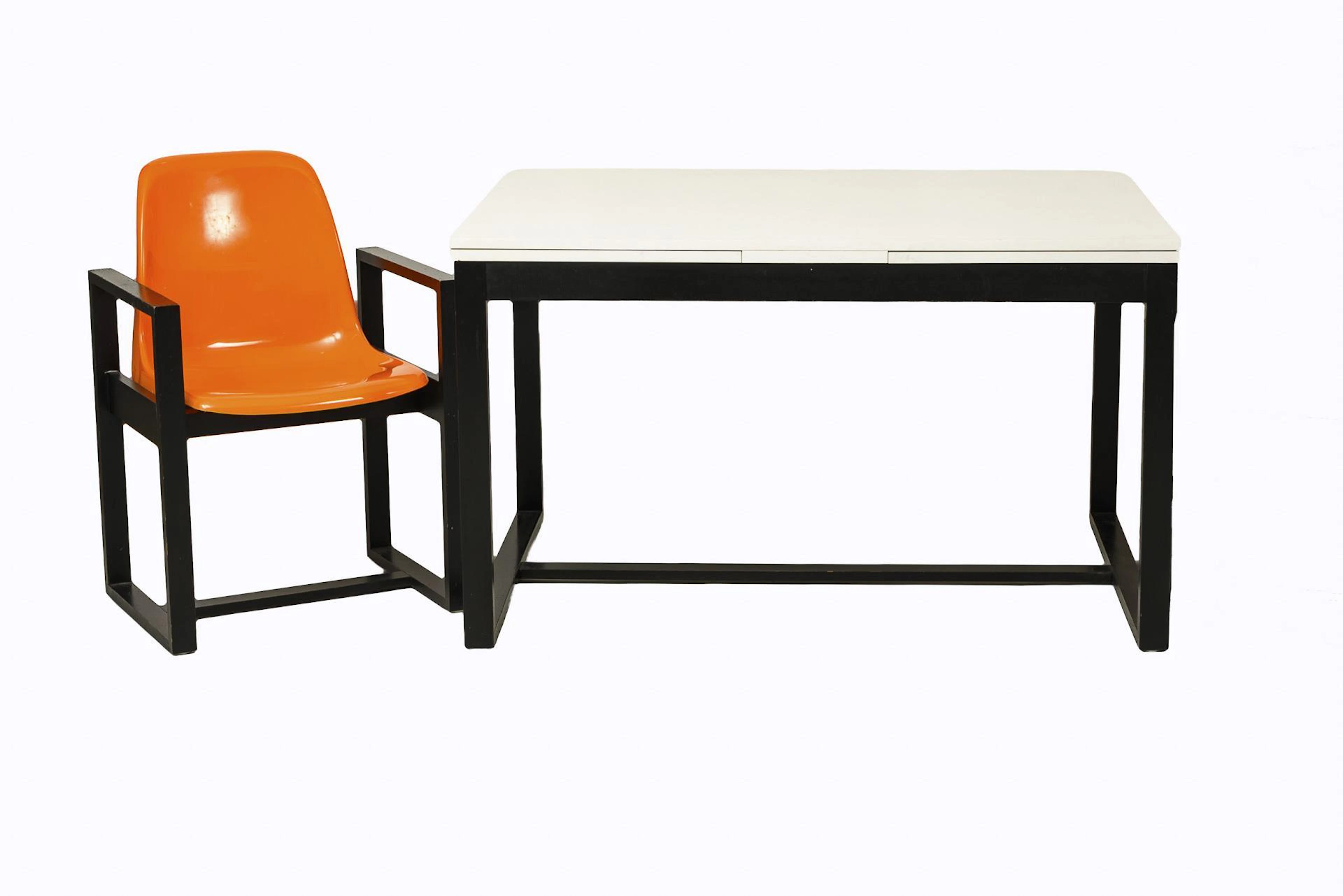 Design furniture set: pull-out table and armchair. Möbel Mann/Mann Mobilia.